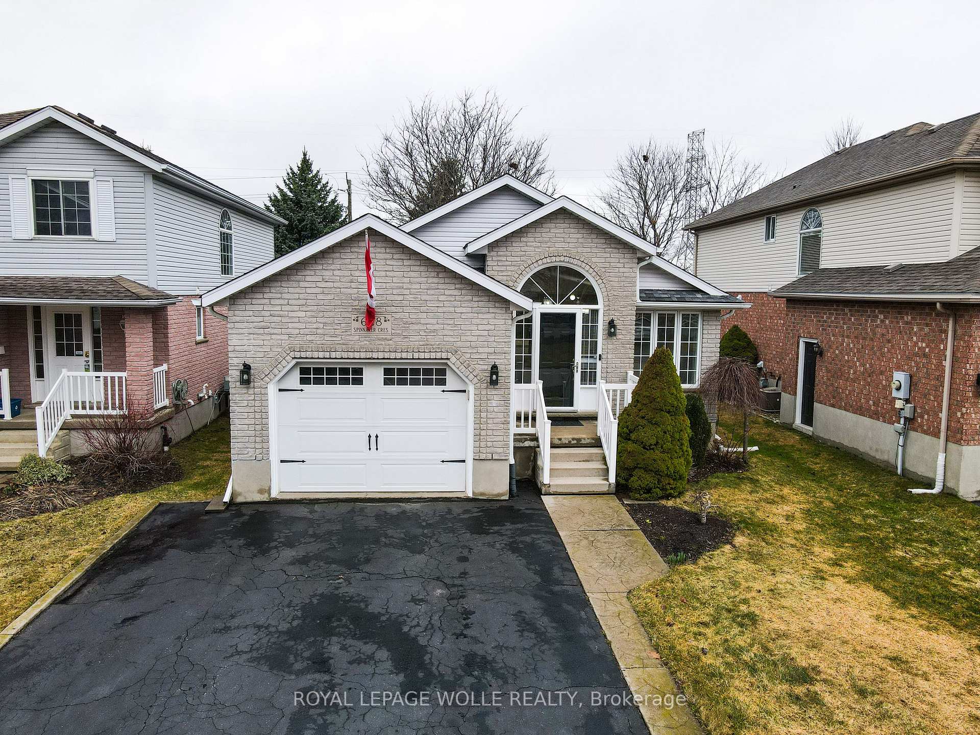 Photo 1 of 628 Spinnaker Crescent, Waterloo — HOMEH