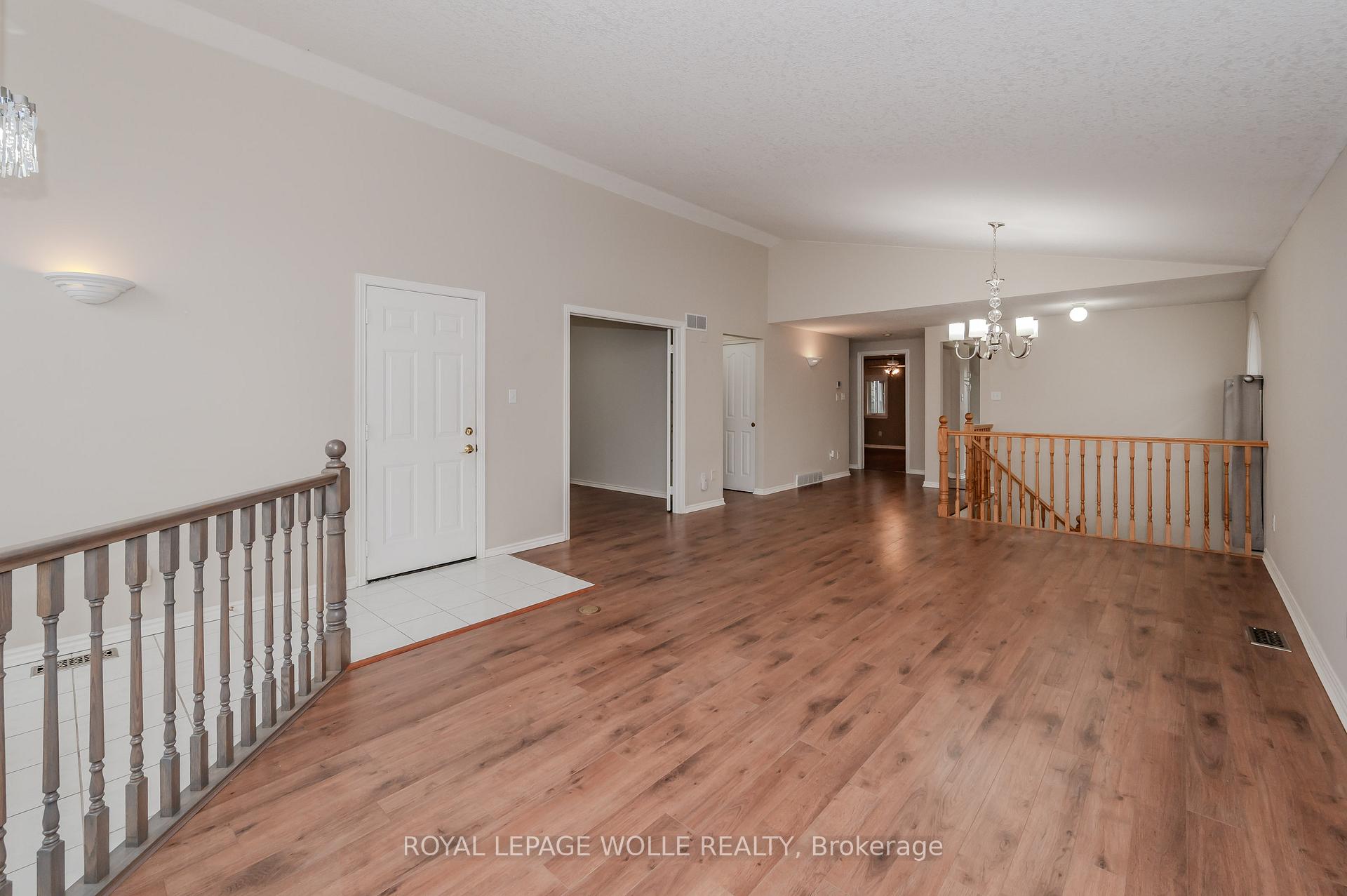 Photo 9 of 628 Spinnaker Crescent, Waterloo — HOMEH