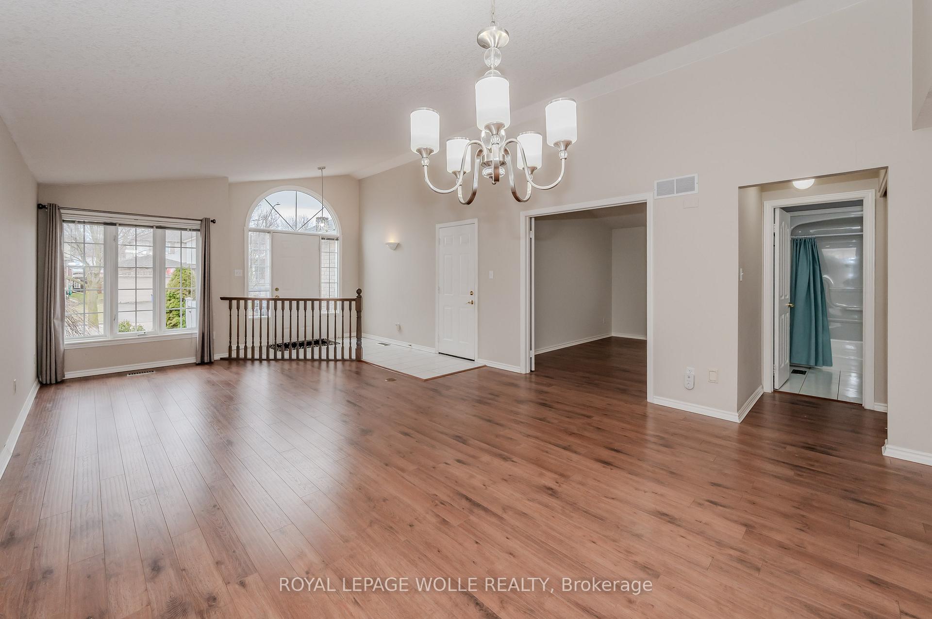 Photo 10 of 628 Spinnaker Crescent, Waterloo — HOMEH