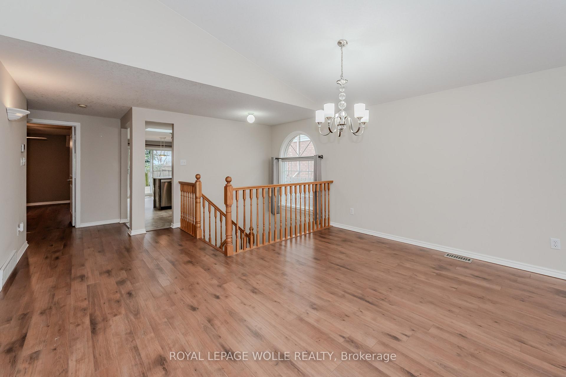 Photo 11 of 628 Spinnaker Crescent, Waterloo — HOMEH