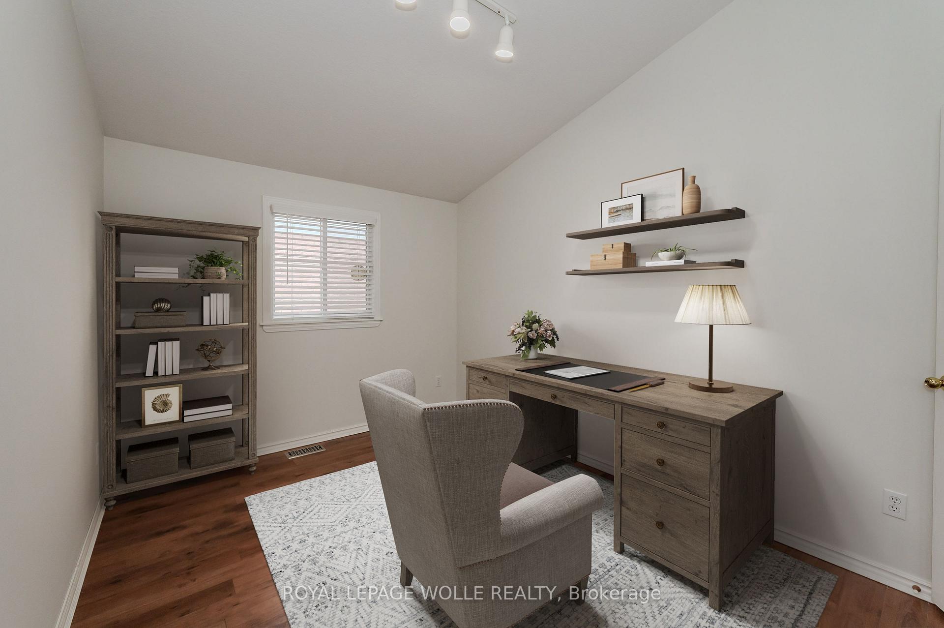 Photo 13 of 628 Spinnaker Crescent, Waterloo — HOMEH