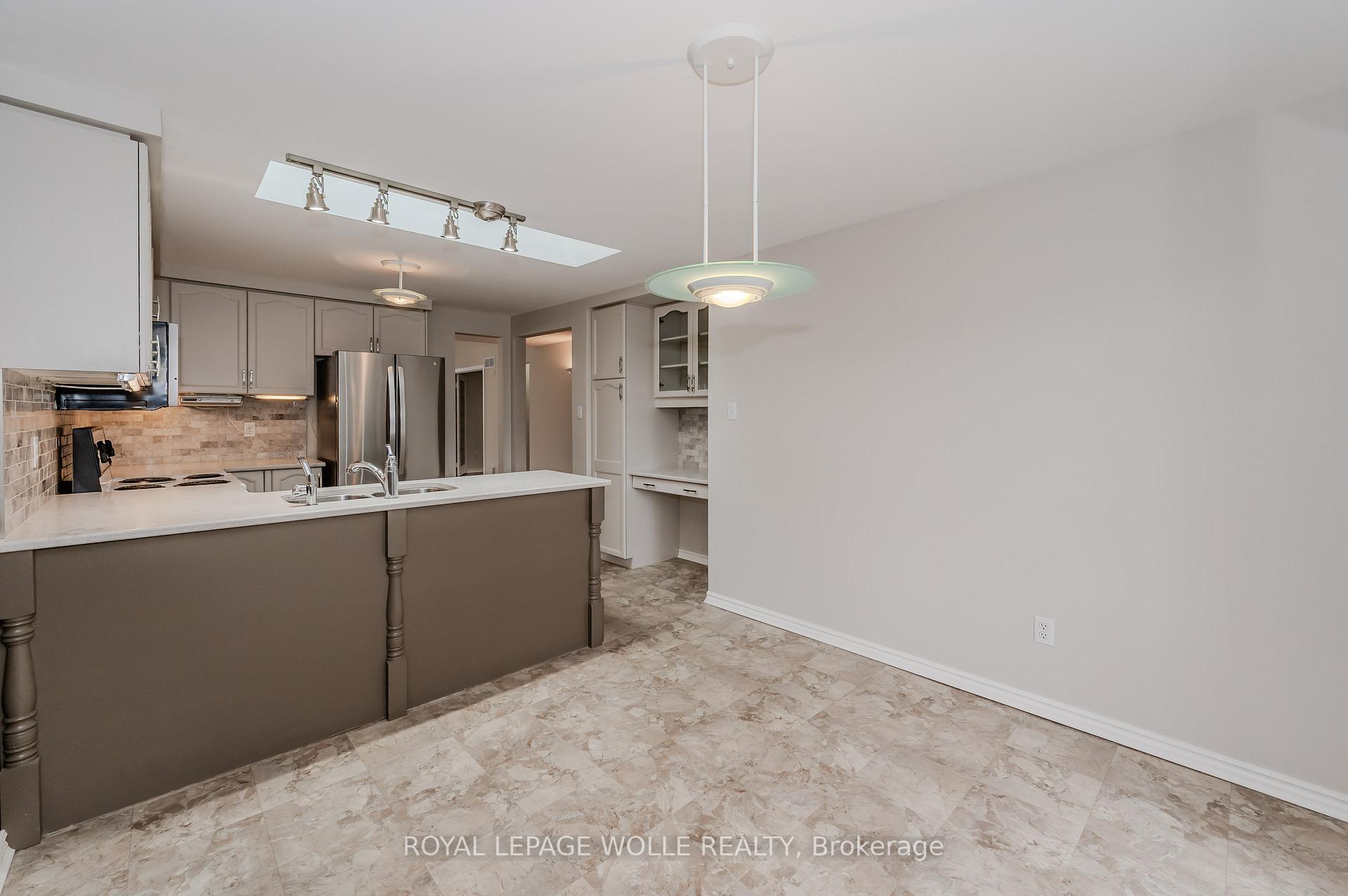 Photo 19 of 628 Spinnaker Crescent, Waterloo — HOMEH