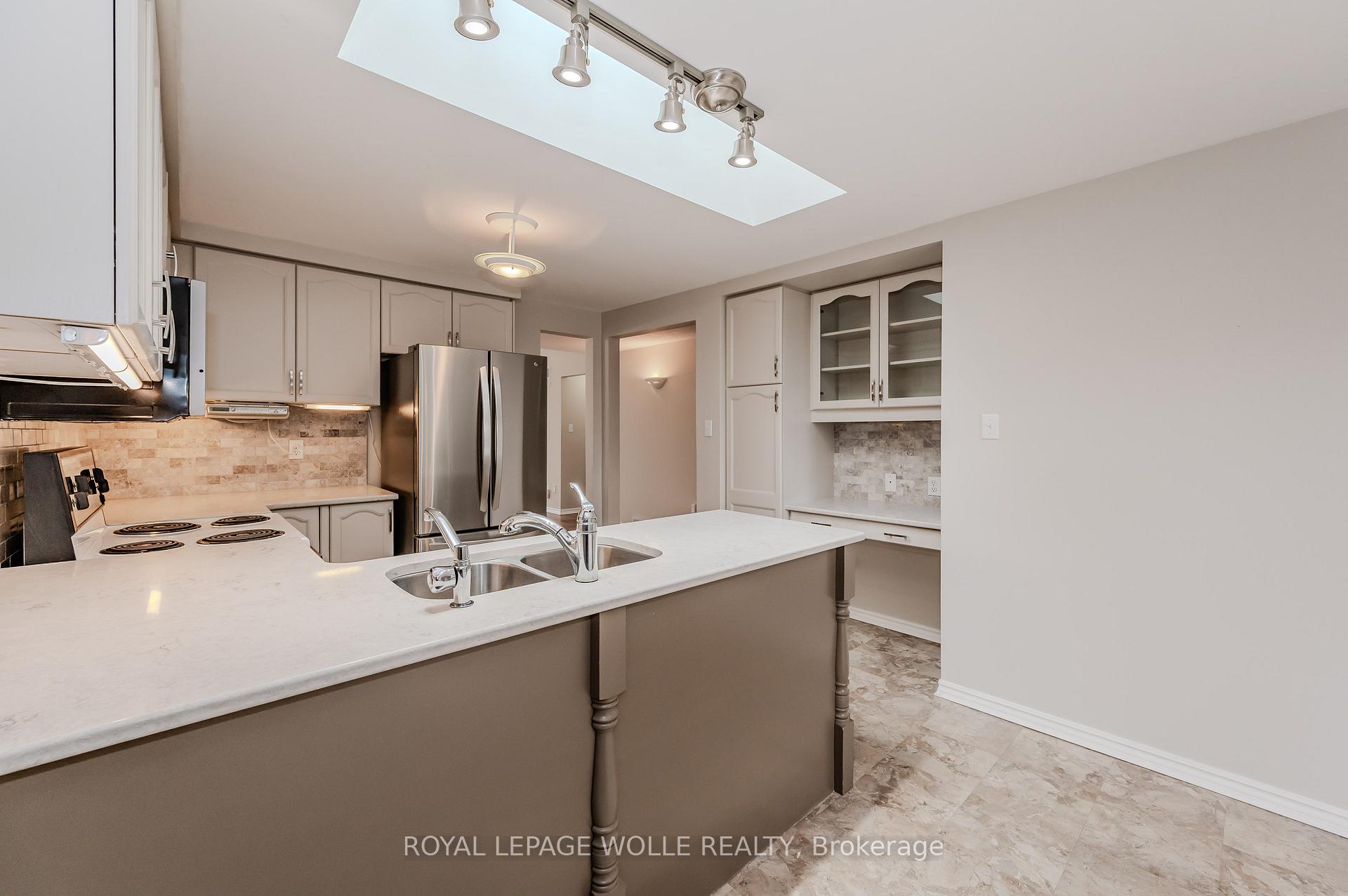 Photo 21 of 628 Spinnaker Crescent, Waterloo — HOMEH