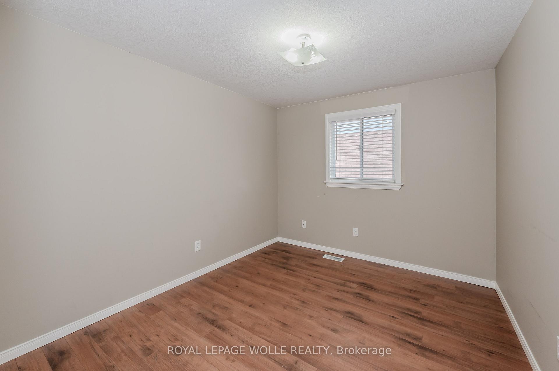 Photo 23 of 628 Spinnaker Crescent, Waterloo — HOMEH