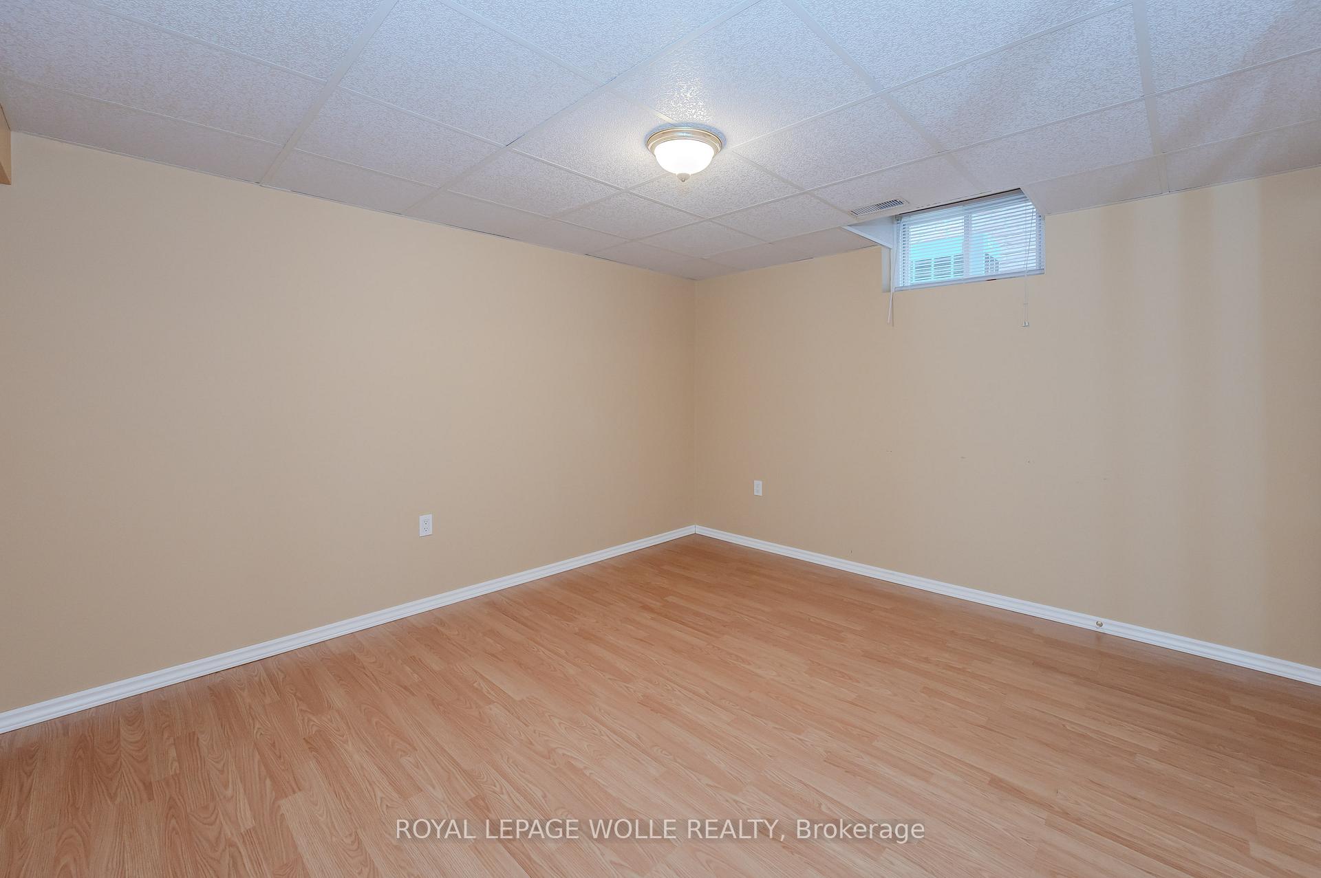 Photo 32 of 628 Spinnaker Crescent, Waterloo — HOMEH
