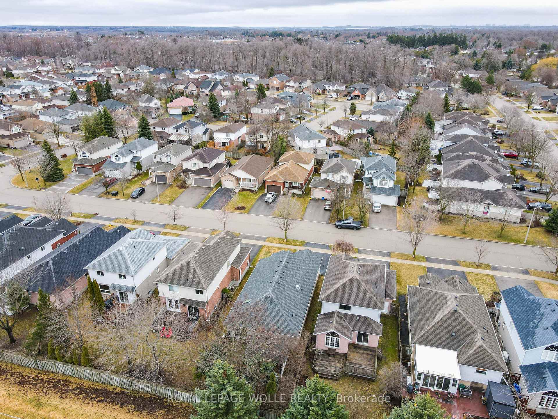 Photo 37 of 628 Spinnaker Crescent, Waterloo — HOMEH