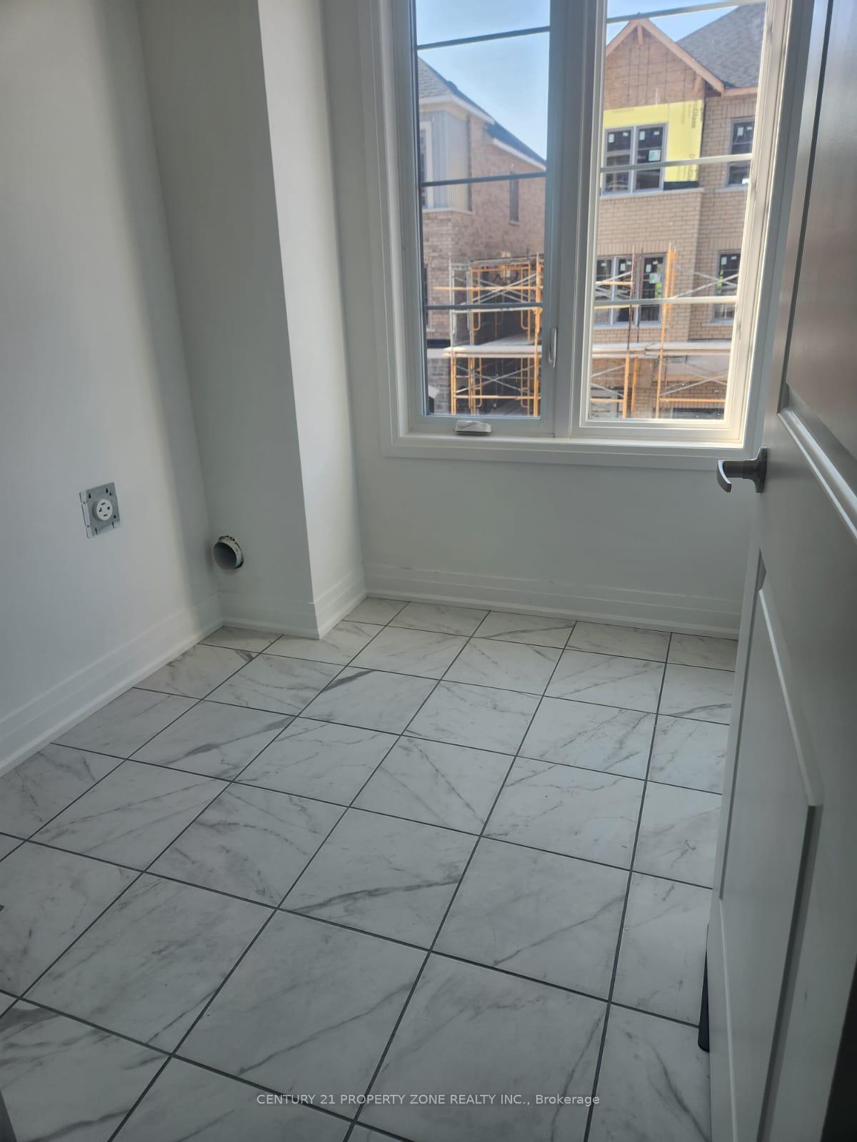 Photo 7 of 18 Nautical Way, Whitby, Port Whitby — HOMEH