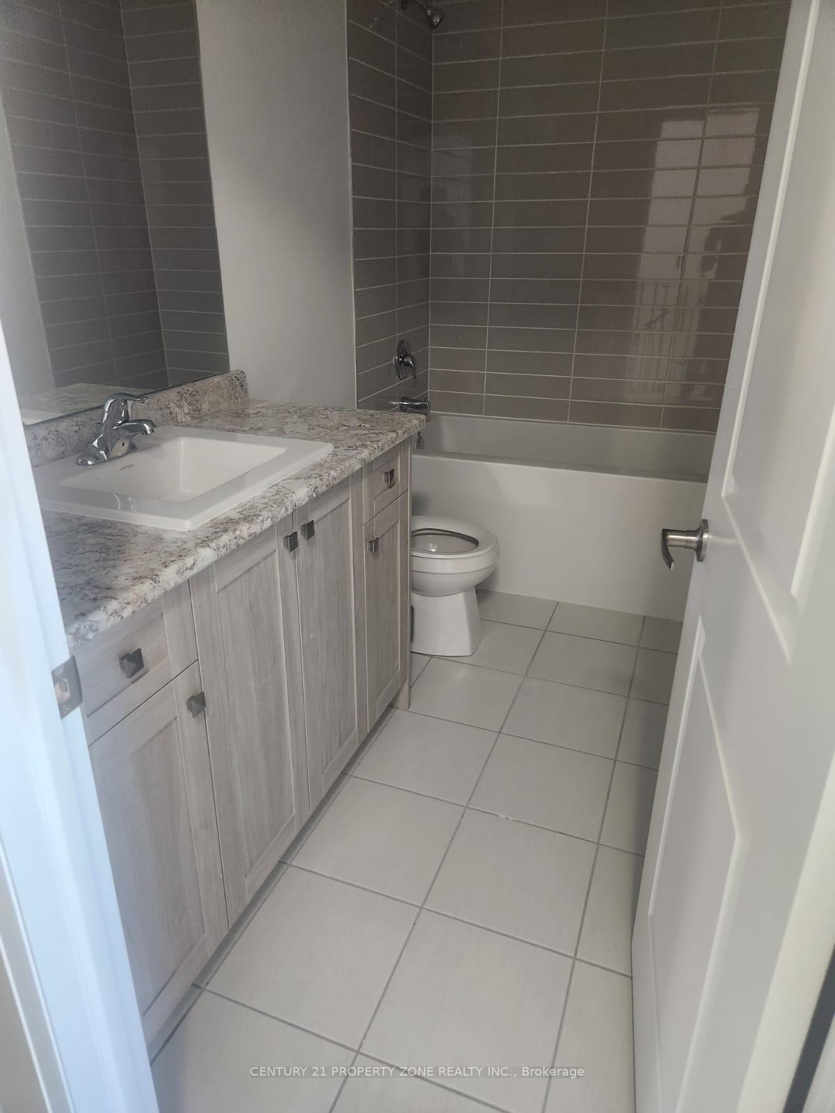 Photo 10 of 18 Nautical Way, Whitby, Port Whitby — HOMEH