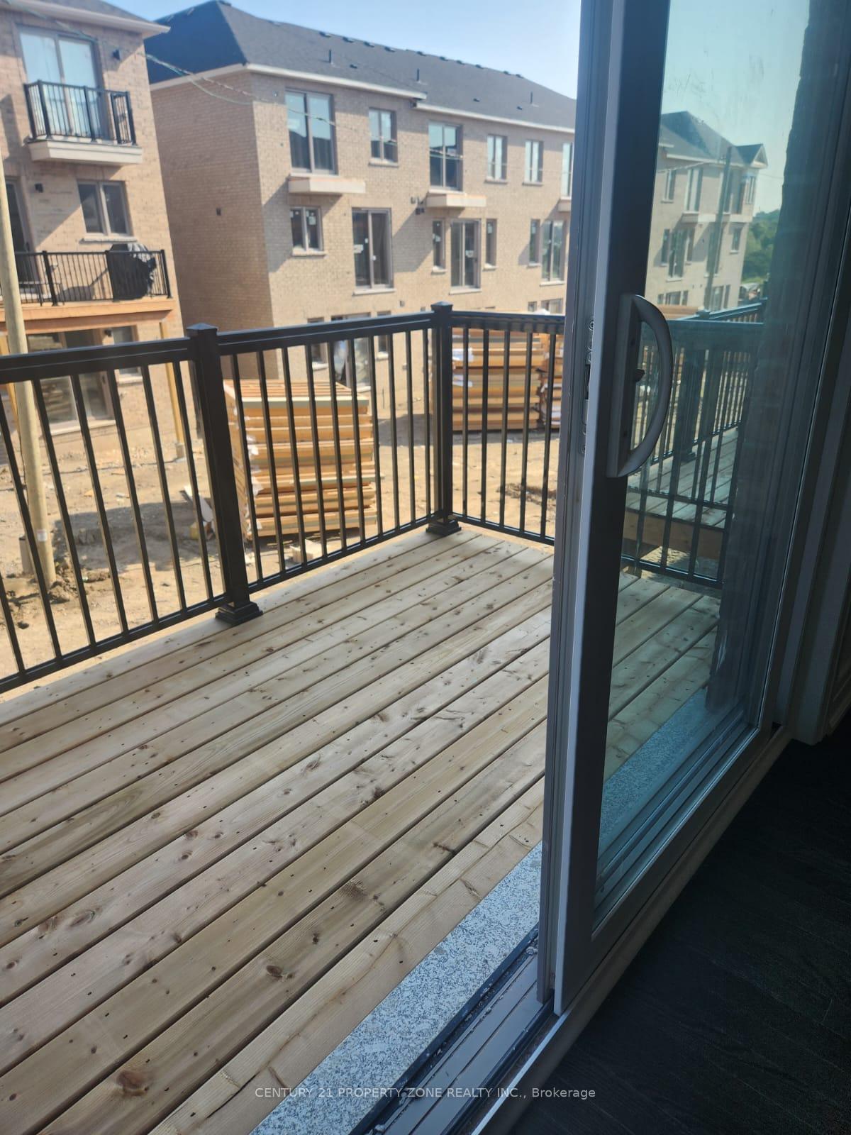 Photo 13 of 18 Nautical Way, Whitby, Port Whitby — HOMEH