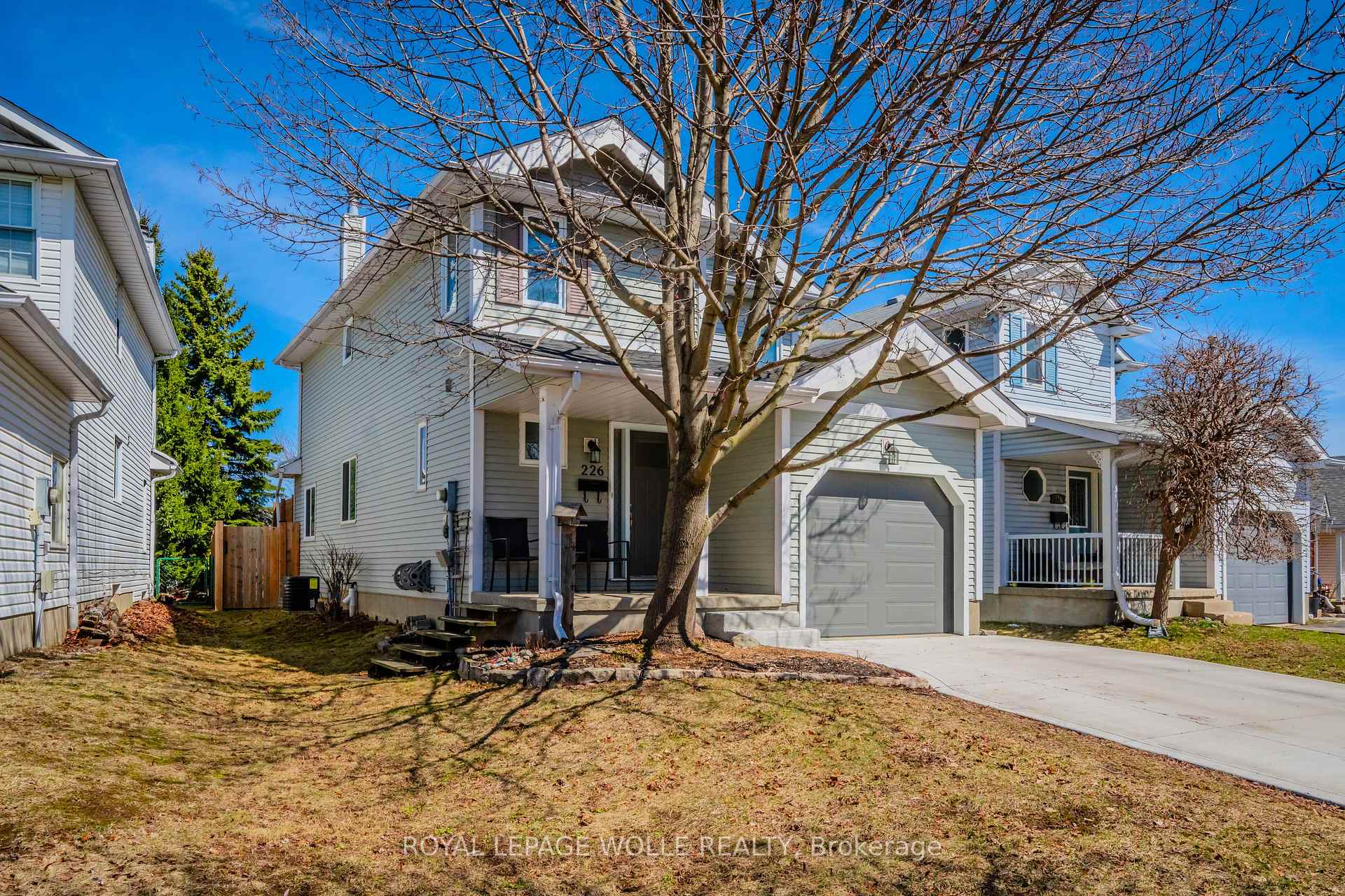 Photo 3 of 226 Auburn Drive, Waterloo — HOMEH