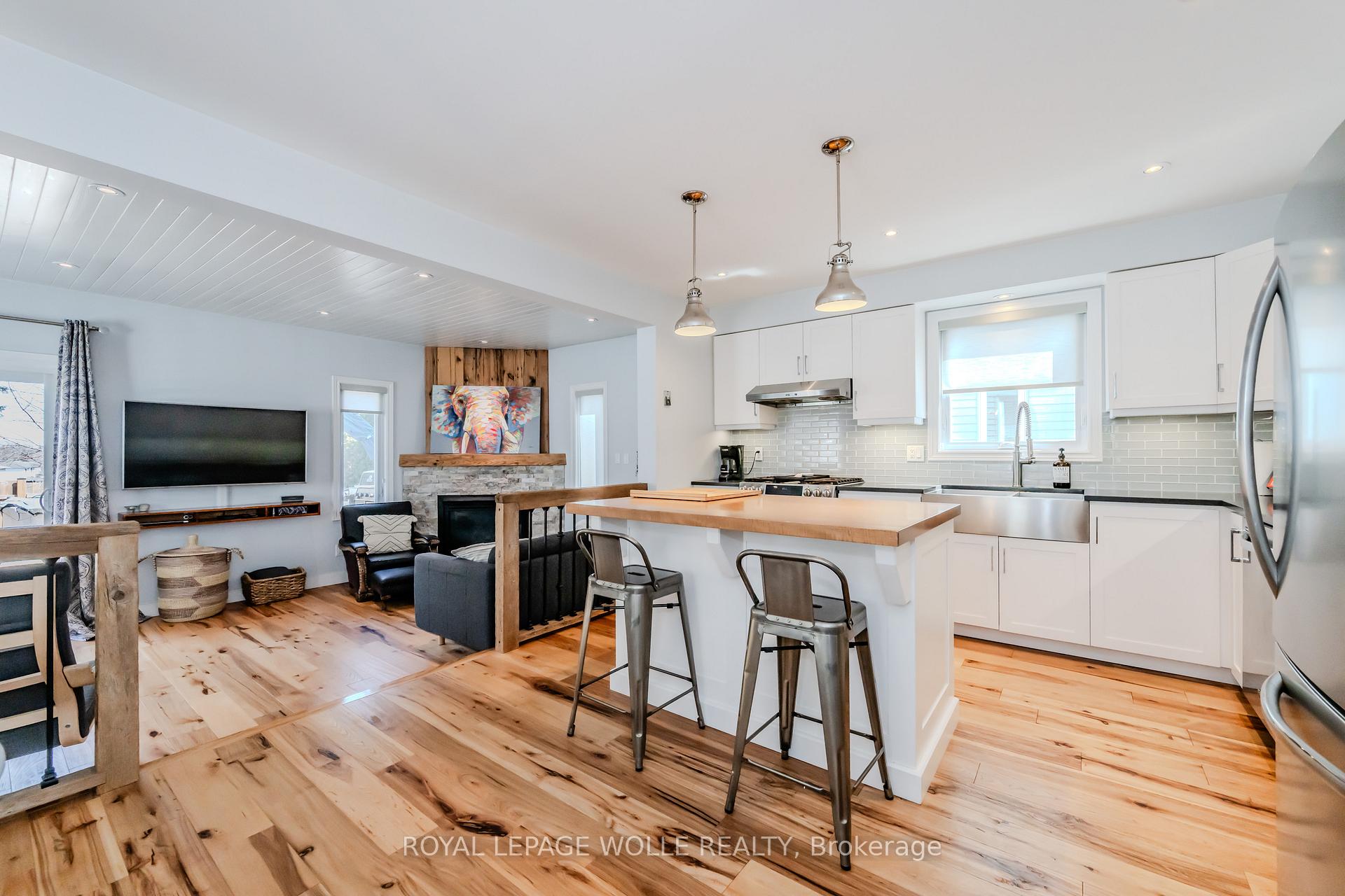 Photo 11 of 226 Auburn Drive, Waterloo — HOMEH