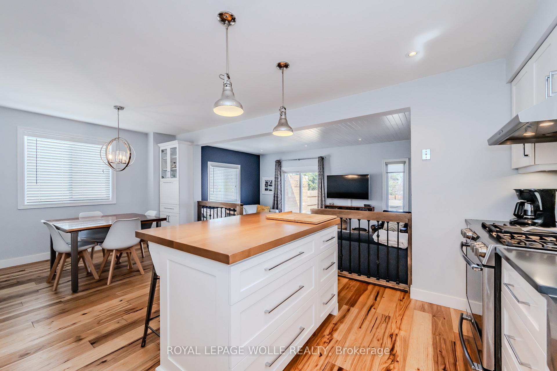 Photo 14 of 226 Auburn Drive, Waterloo — HOMEH