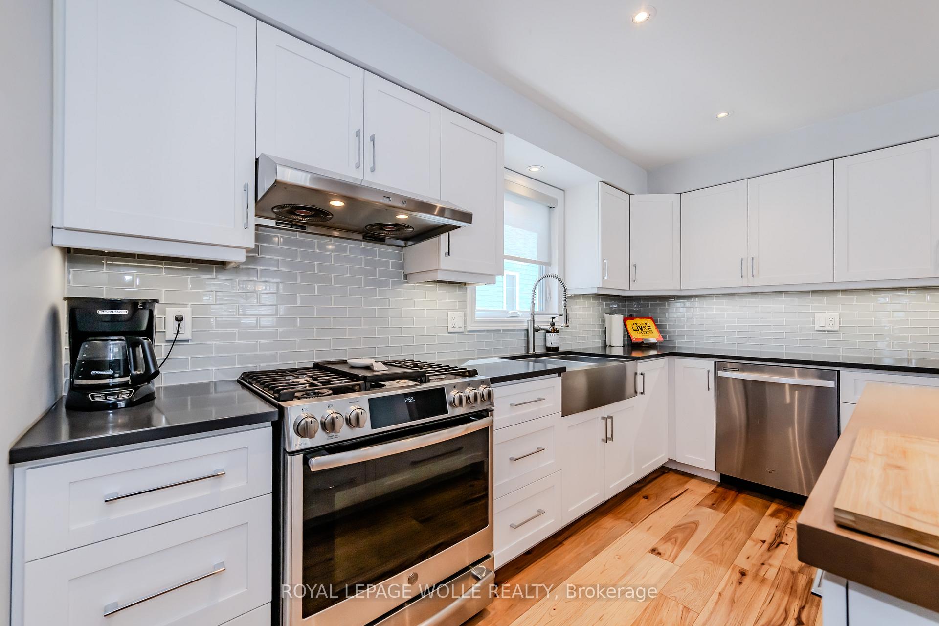 Photo 15 of 226 Auburn Drive, Waterloo — HOMEH