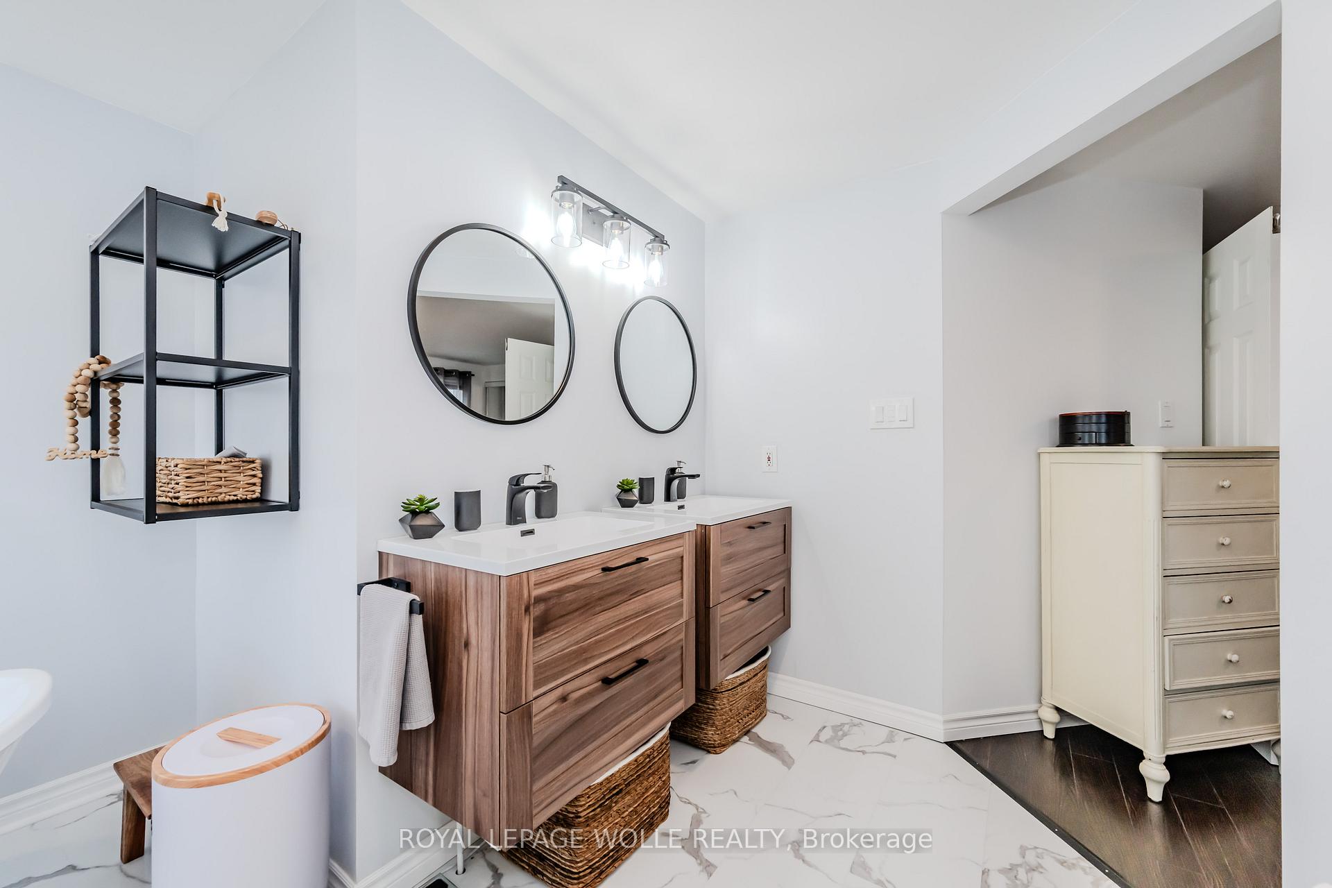 Photo 24 of 226 Auburn Drive, Waterloo — HOMEH