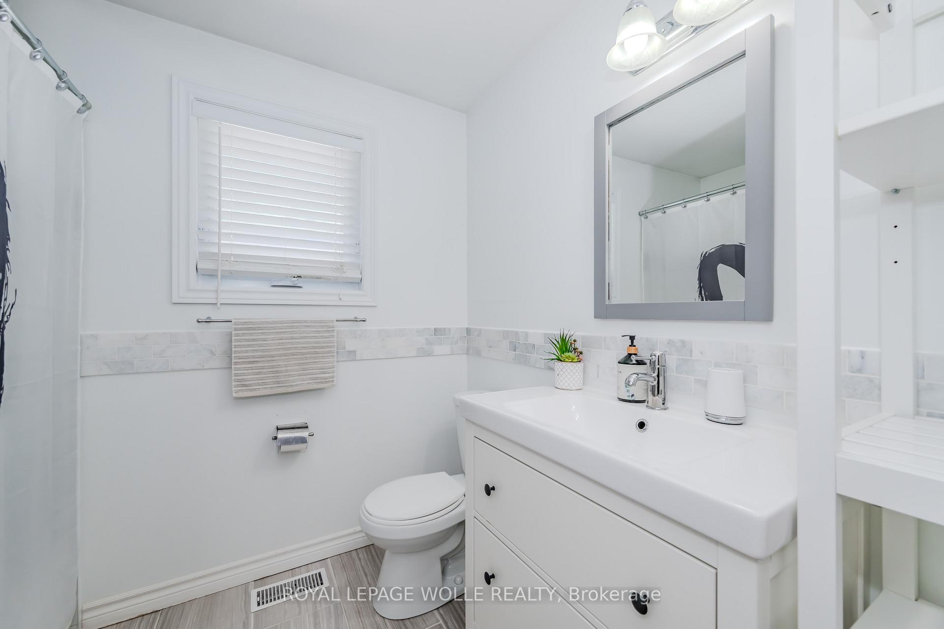 Photo 29 of 226 Auburn Drive, Waterloo — HOMEH