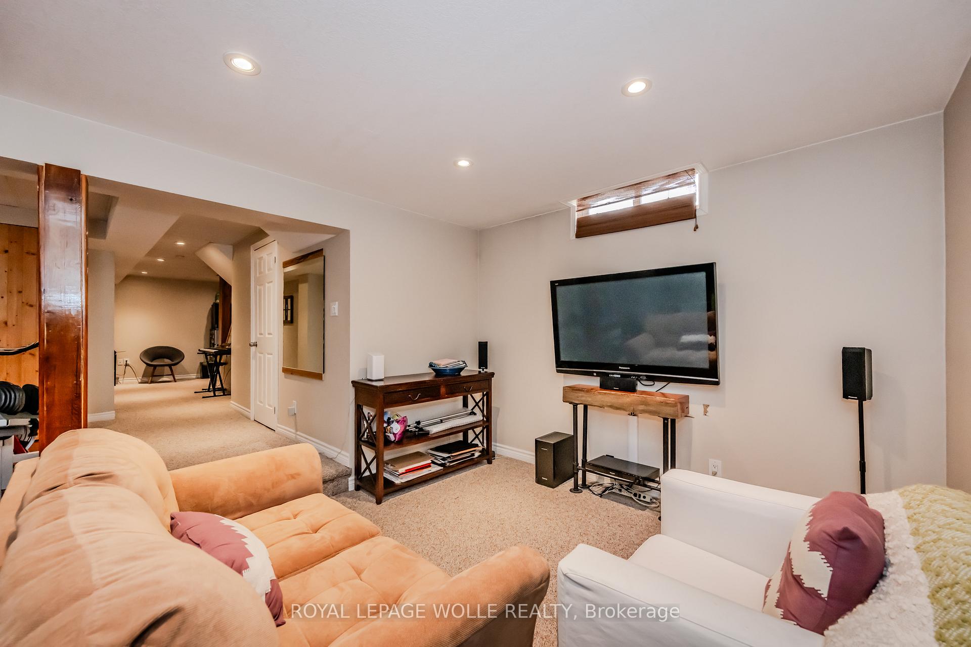 Photo 33 of 226 Auburn Drive, Waterloo — HOMEH