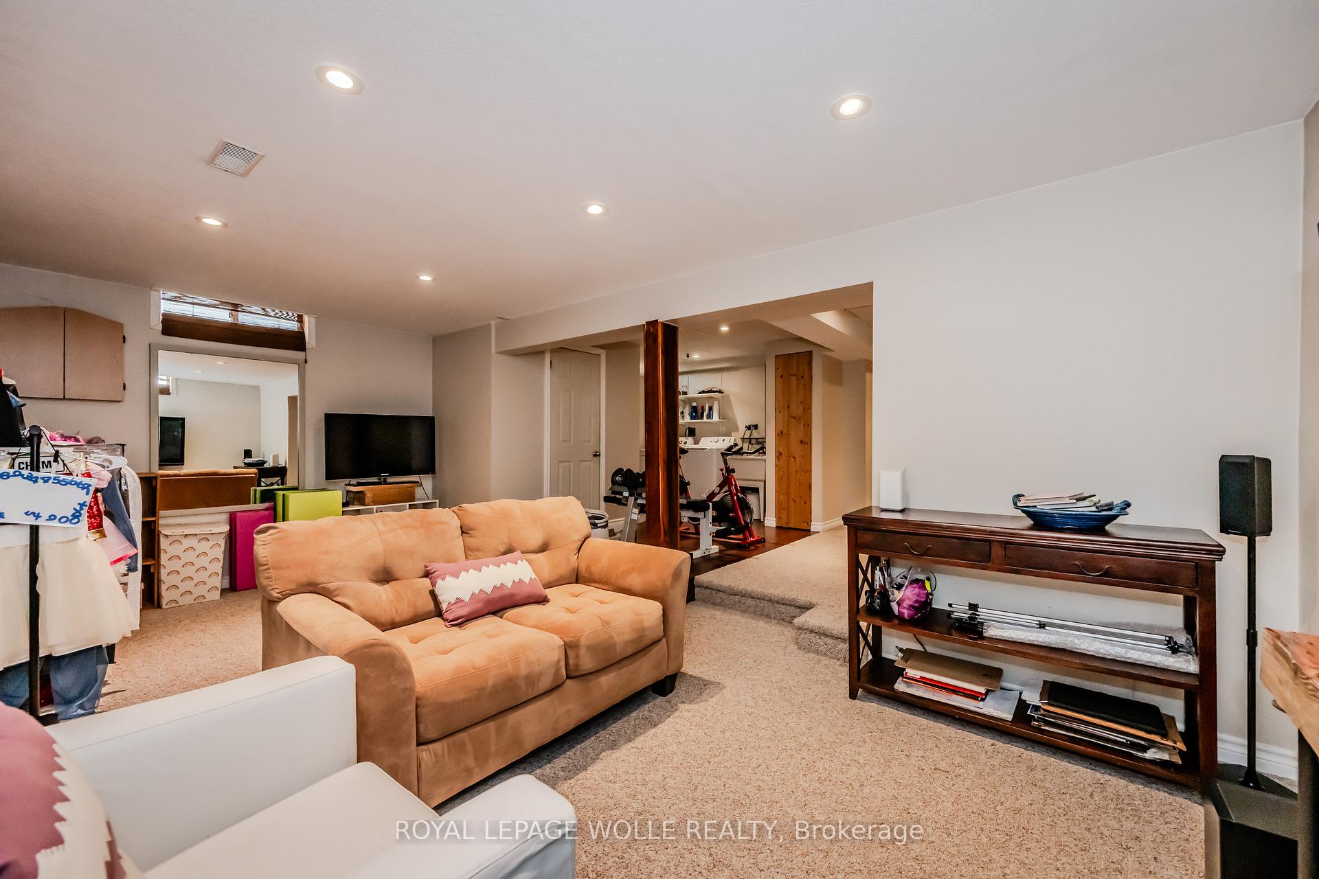 Photo 34 of 226 Auburn Drive, Waterloo — HOMEH