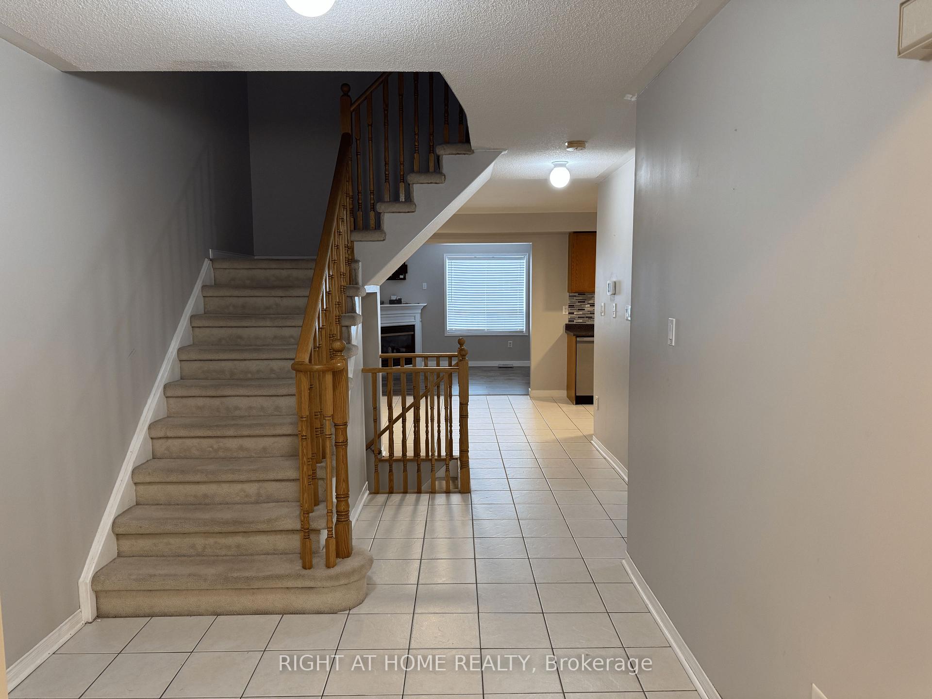 Photo 4 of 68 Presley Crescent, Whitby, Williamsburg — HOMEH