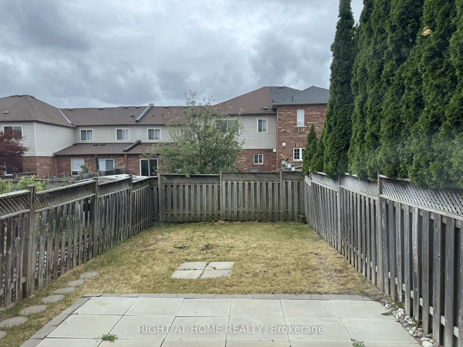 Photo 12 of 68 Presley Crescent, Whitby, Williamsburg — HOMEH