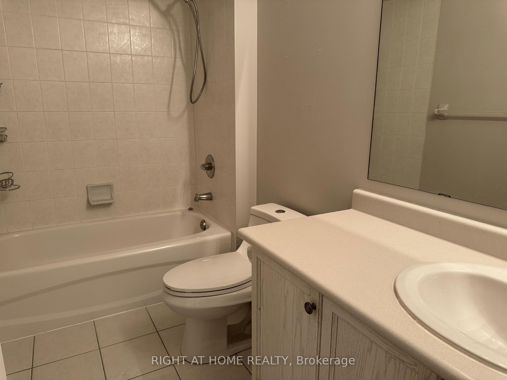 Photo 18 of 68 Presley Crescent, Whitby, Williamsburg — HOMEH