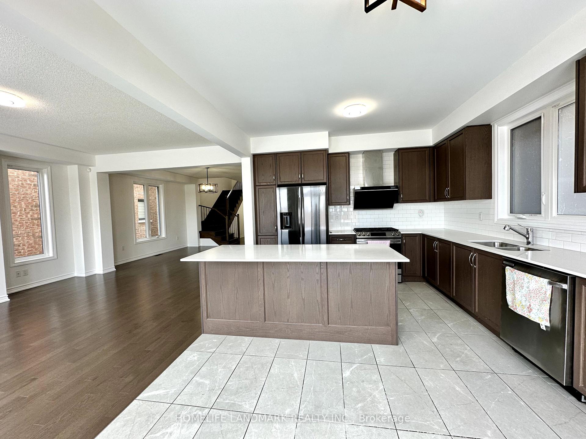 Photo 10 of 37 Maskell Crescent, Whitby, Rural Whitby — HOMEH