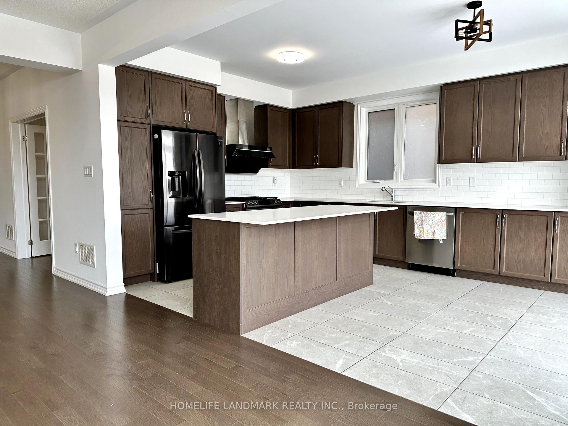 Photo 11 of 37 Maskell Crescent, Whitby, Rural Whitby — HOMEH