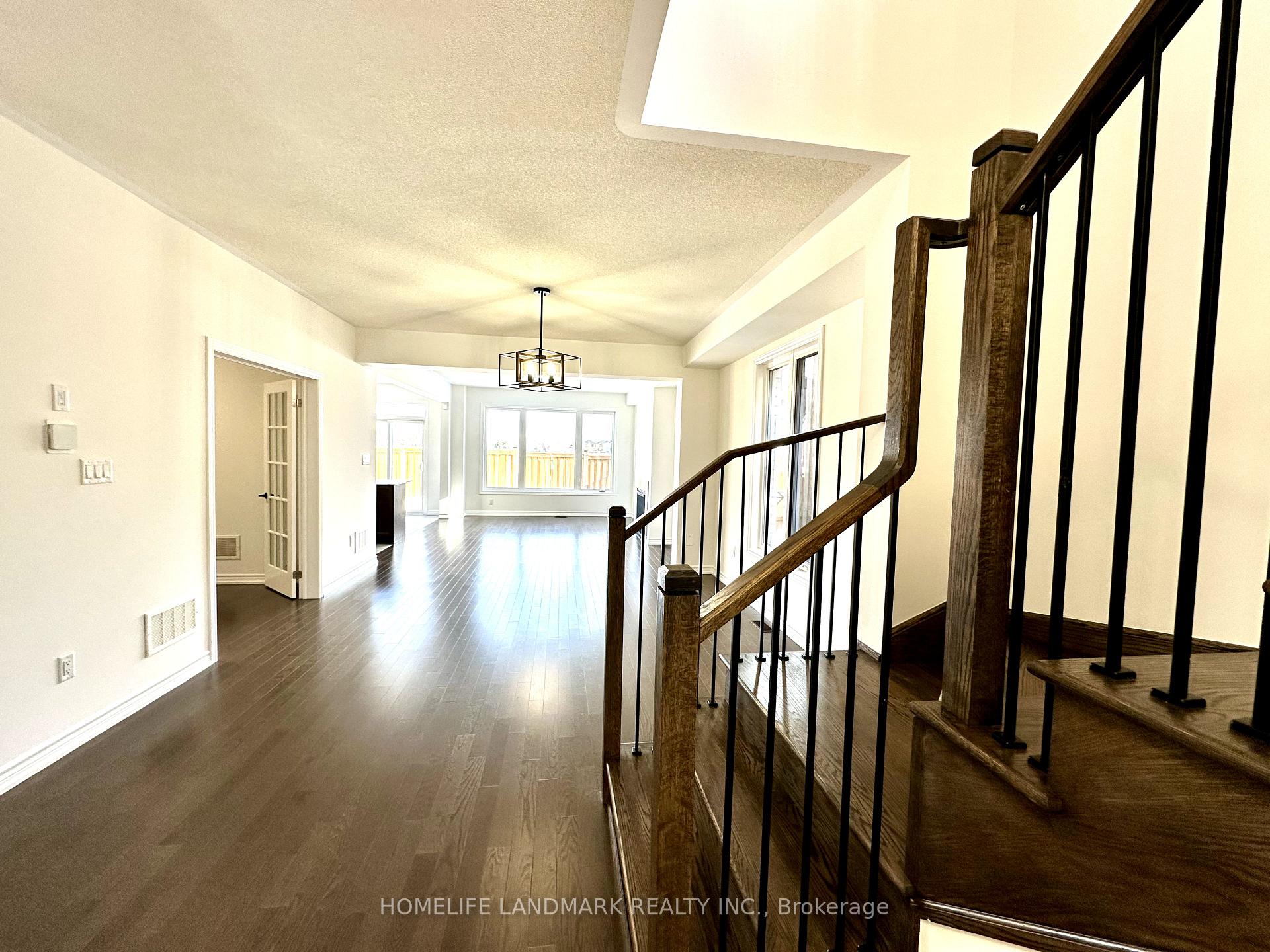 Photo 17 of 37 Maskell Crescent, Whitby, Rural Whitby — HOMEH