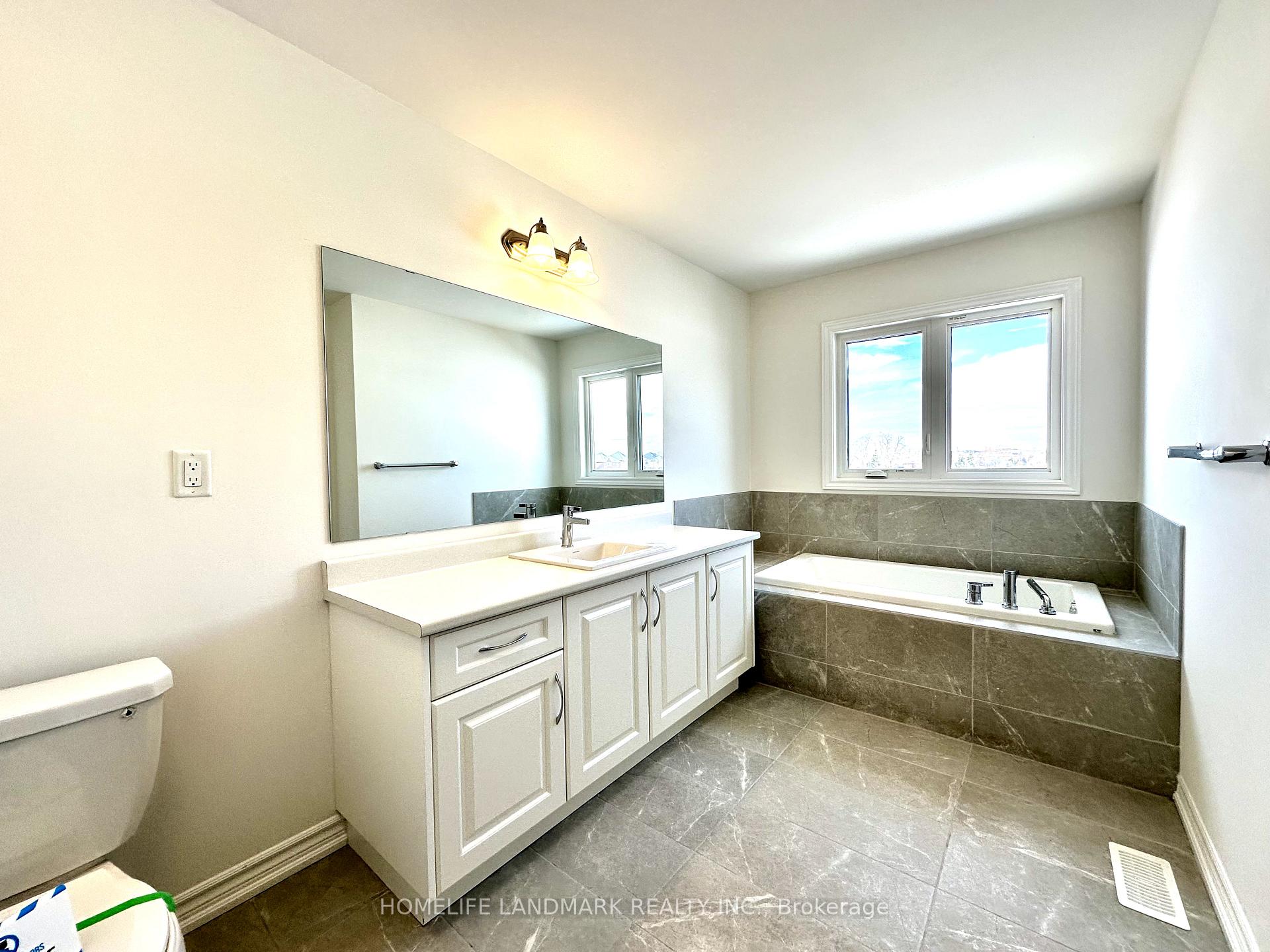 Photo 19 of 37 Maskell Crescent, Whitby, Rural Whitby — HOMEH