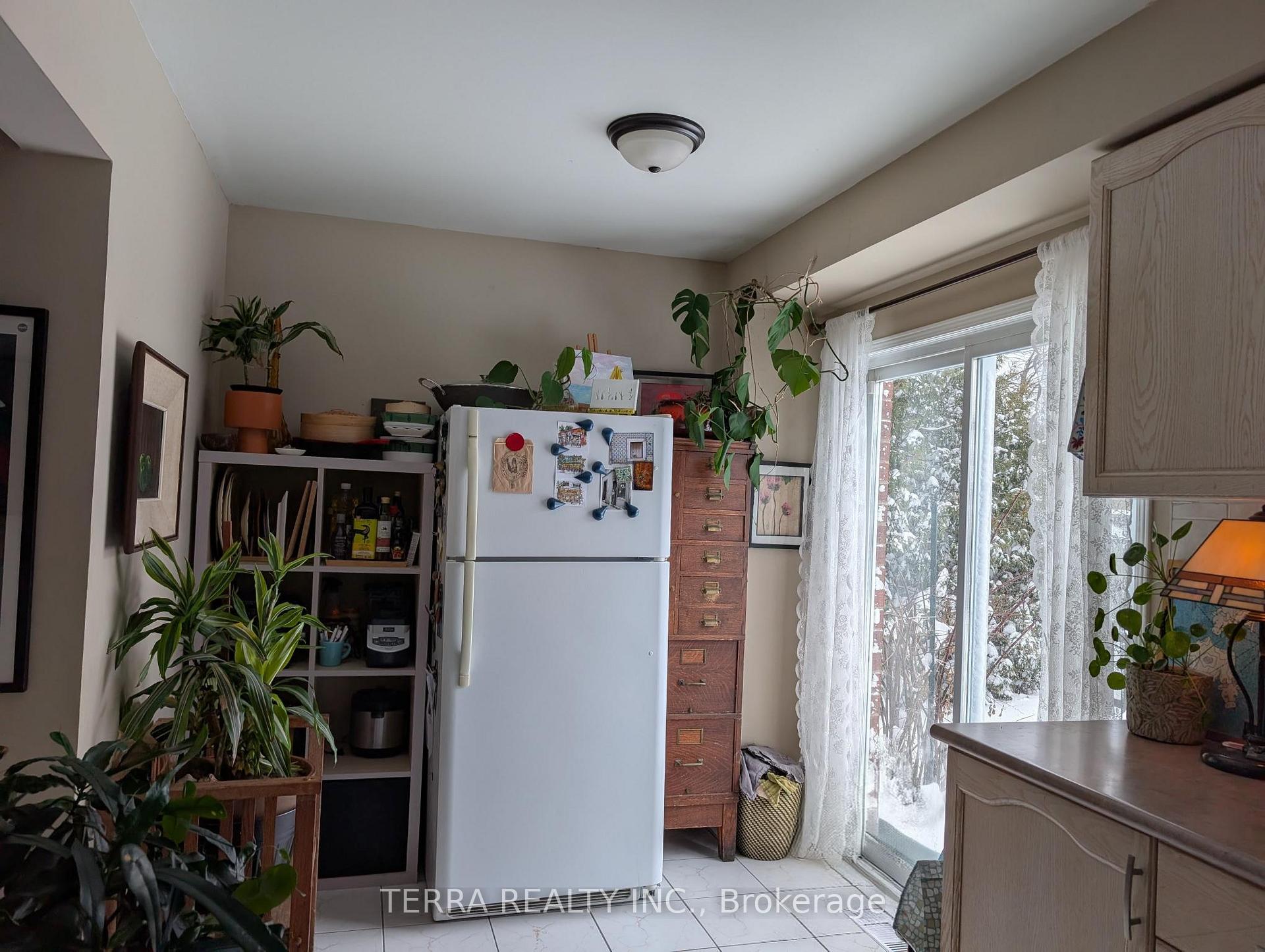 Photo 7 of 25 Wice Road, Barrie, Holly — HOMEH