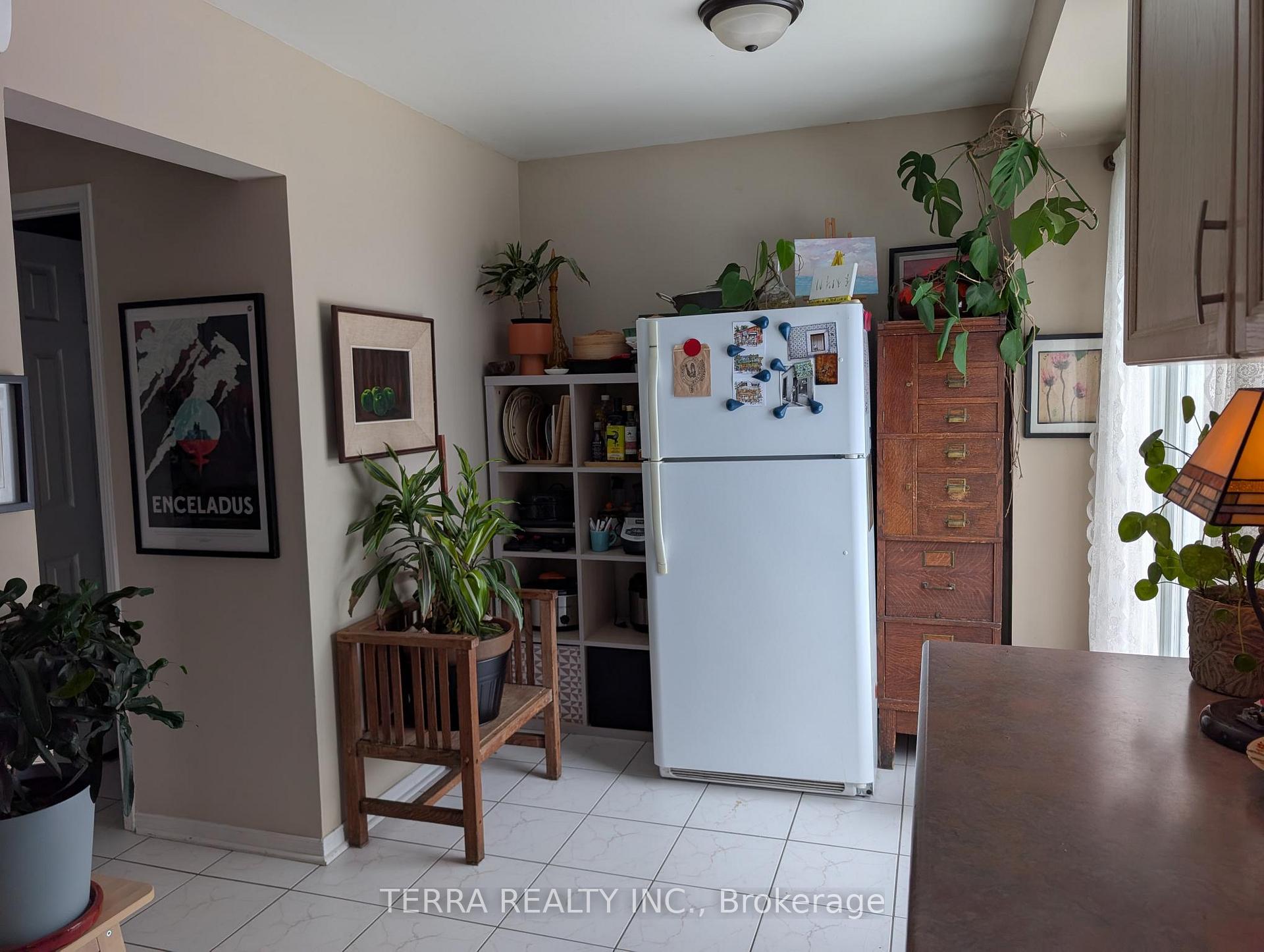 Photo 14 of 25 Wice Road, Barrie, Holly — HOMEH