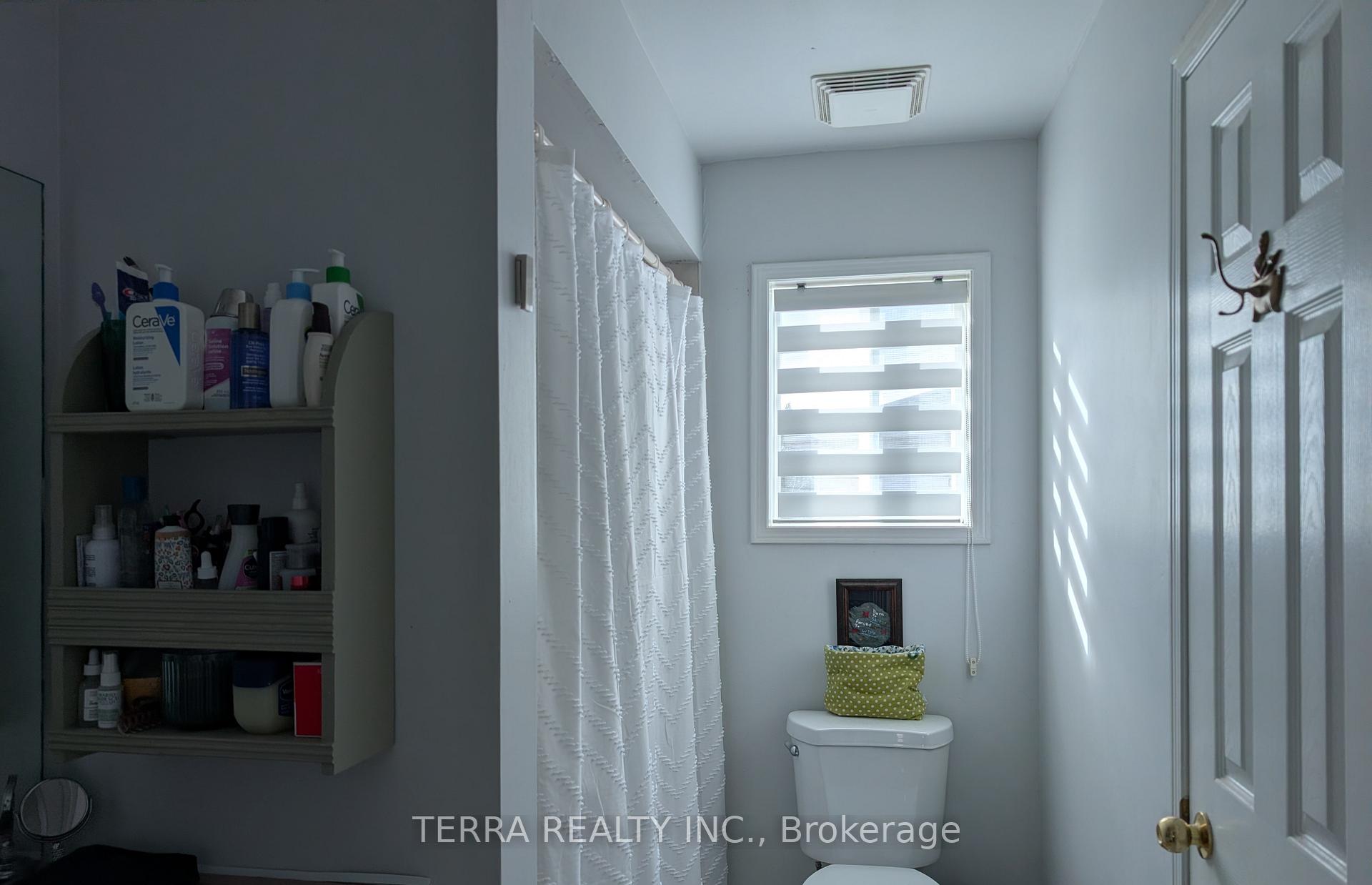 Photo 8 of 25 Wice Road, Barrie, Holly — HOMEH