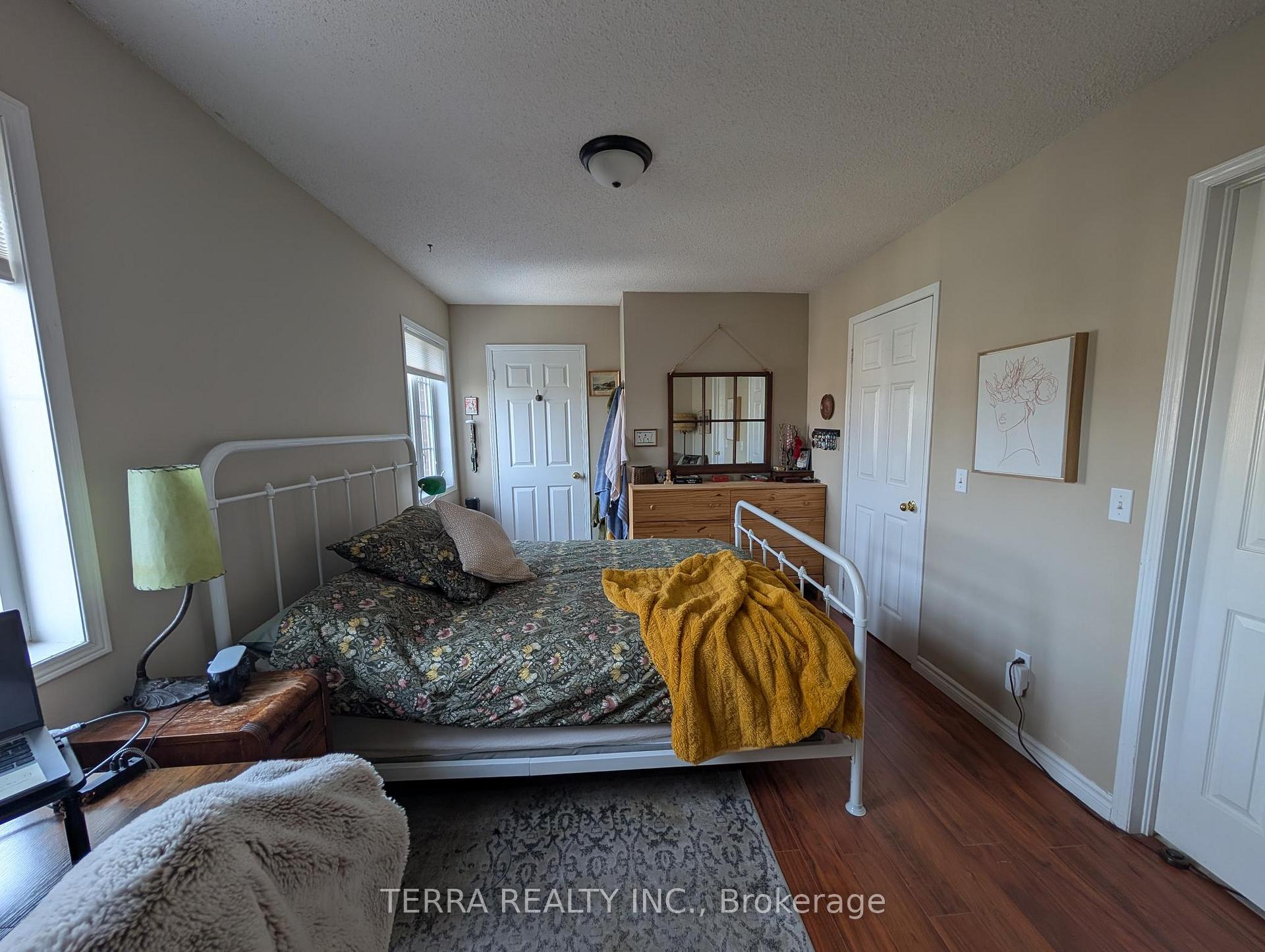 Photo 10 of 25 Wice Road, Barrie, Holly — HOMEH