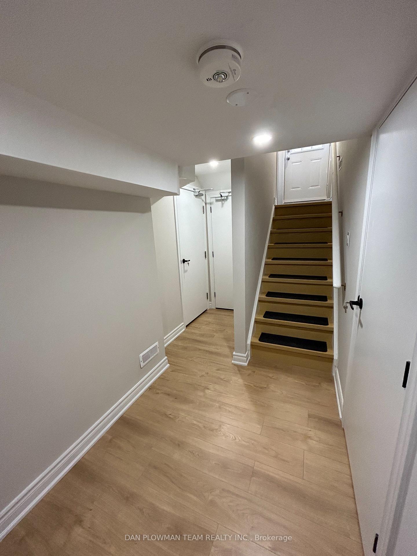 Photo 7 of 25 Roma Drive, Whitby, Williamsburg — HOMEH