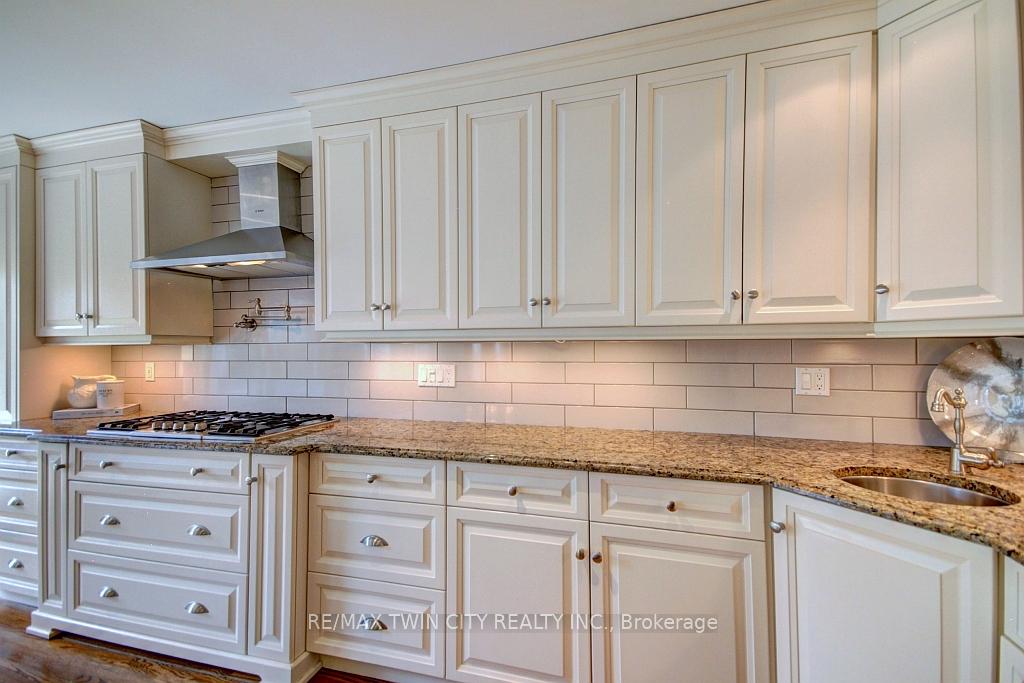 Photo 15 of 483 Alexmuir Place, Waterloo — HOMEH