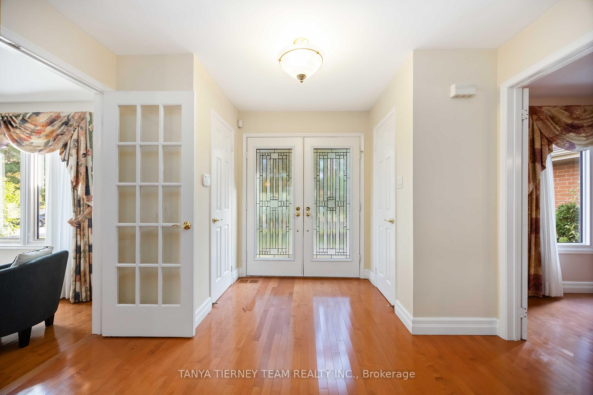 Photo 5 of 6 Lyndhurst Crescent, Whitby, Williamsburg — HOMEH