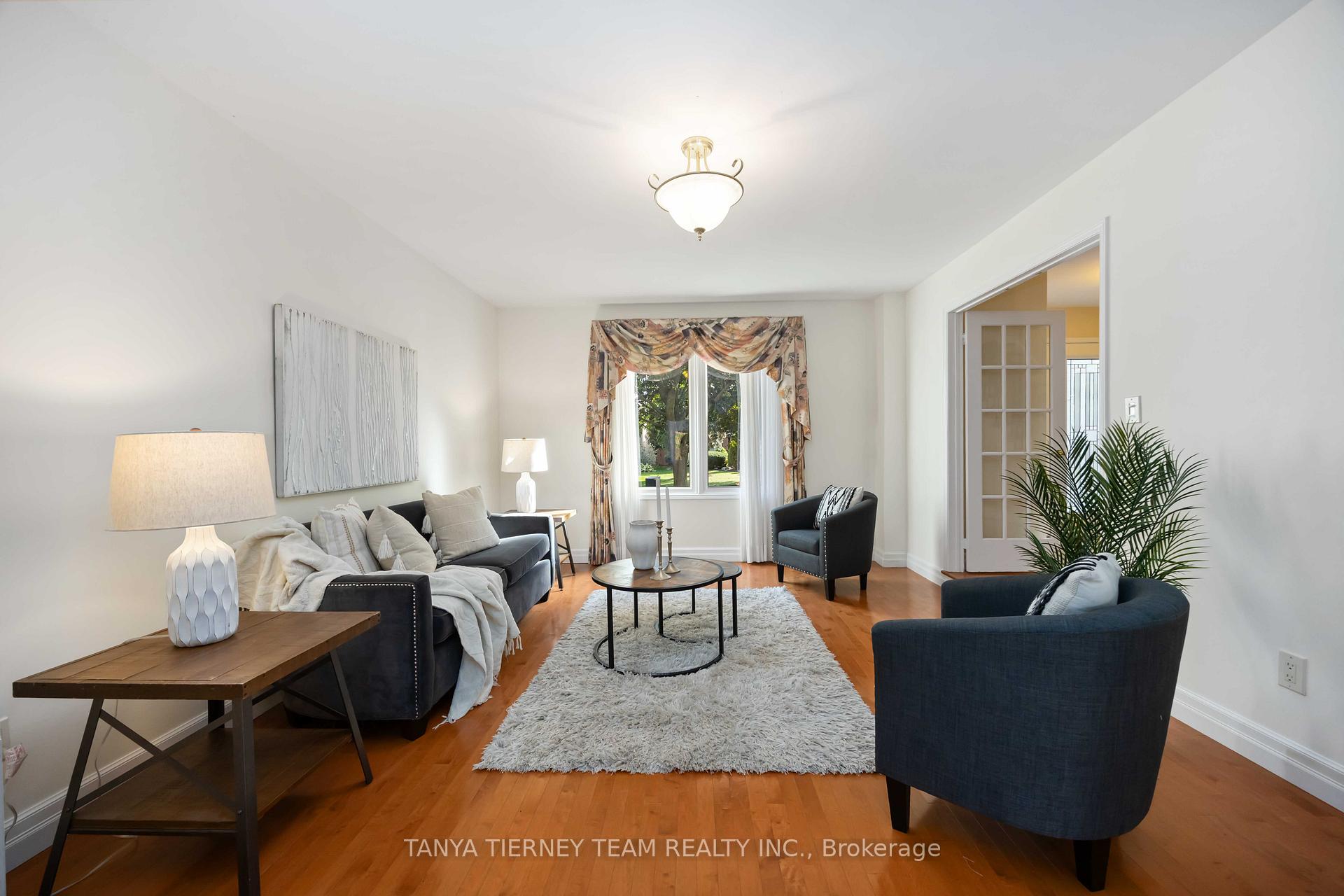 Photo 6 of 6 Lyndhurst Crescent, Whitby, Williamsburg — HOMEH