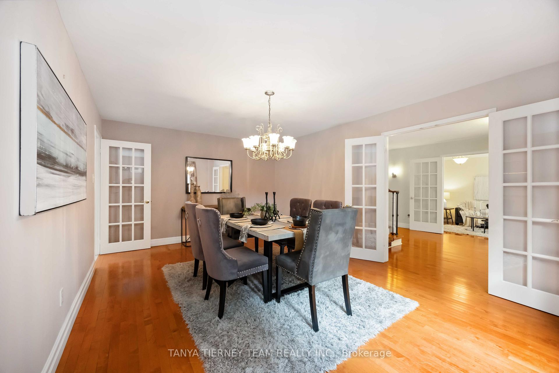 Photo 9 of 6 Lyndhurst Crescent, Whitby, Williamsburg — HOMEH