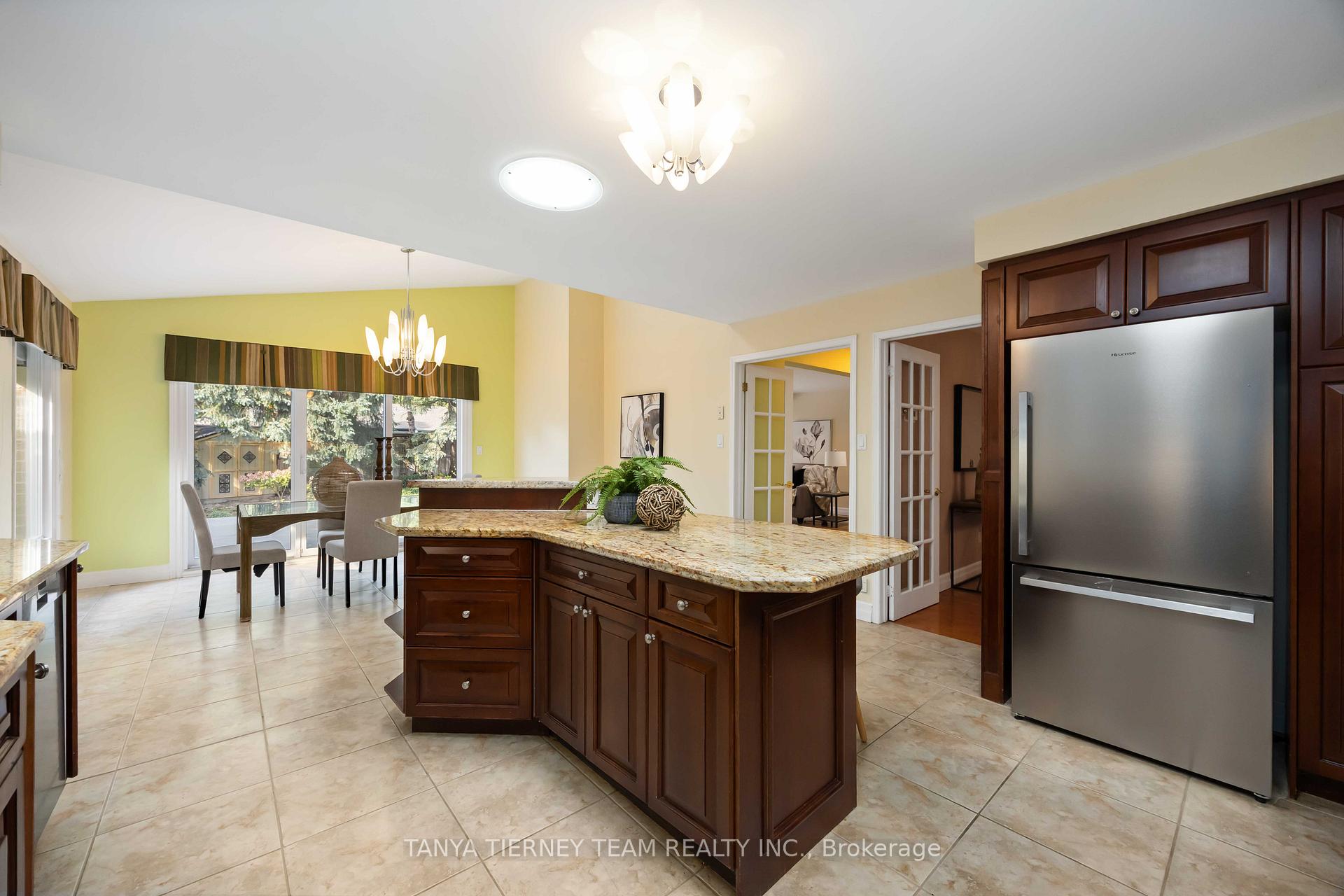 Photo 14 of 6 Lyndhurst Crescent, Whitby, Williamsburg — HOMEH