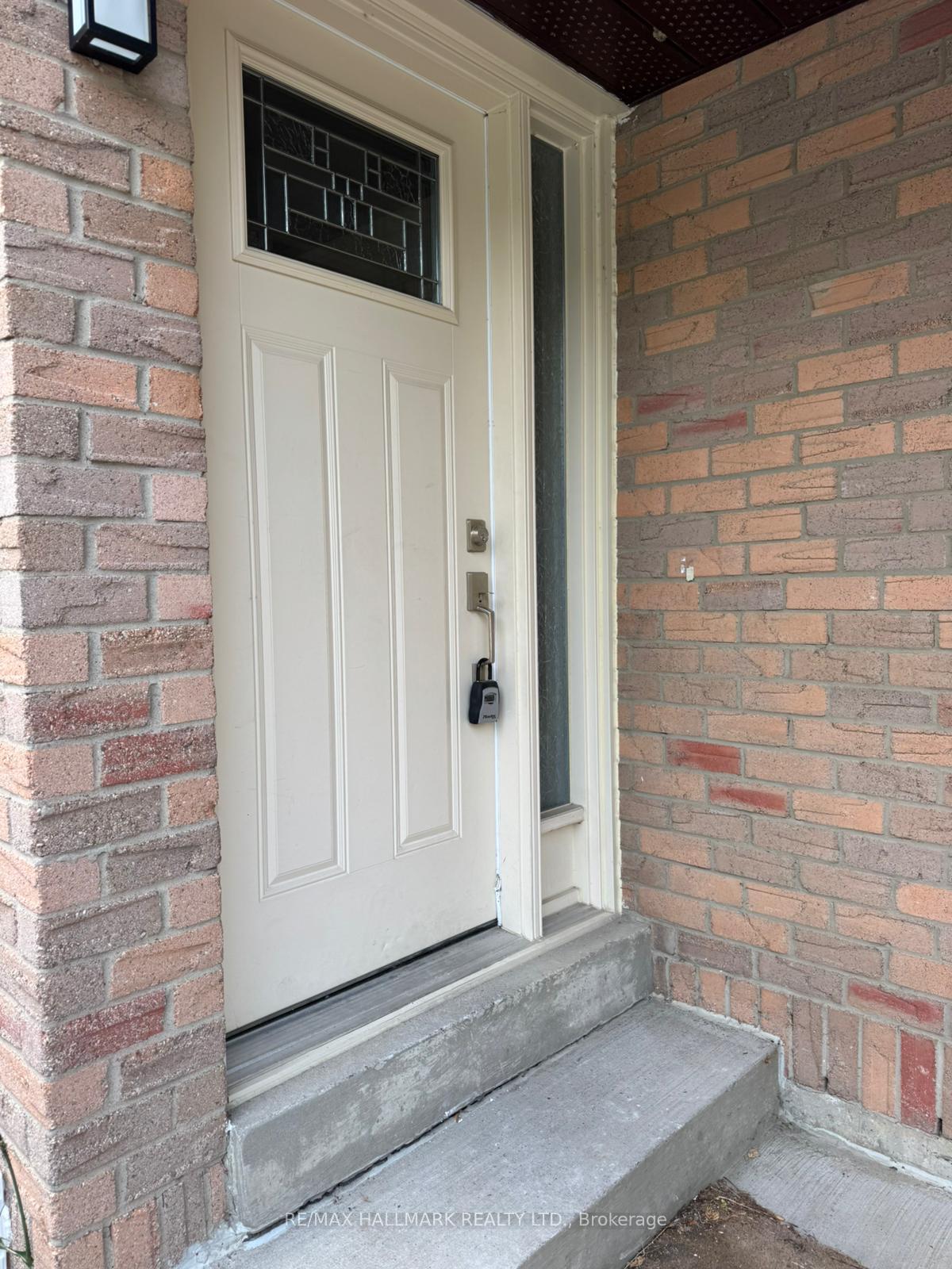 Photo 2 of 52 Nisbet Drive, Aurora, Aurora Highlands — HOMEH