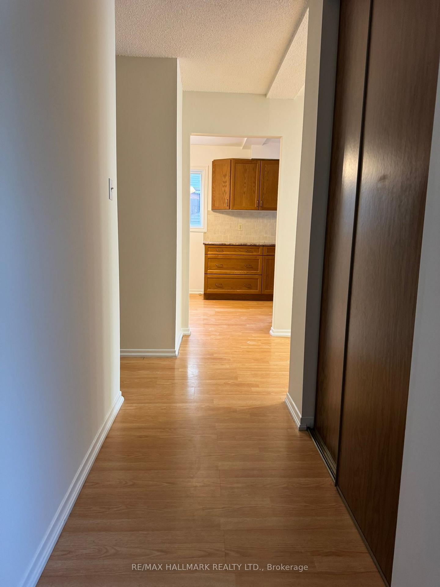 Photo 3 of 52 Nisbet Drive, Aurora, Aurora Highlands — HOMEH