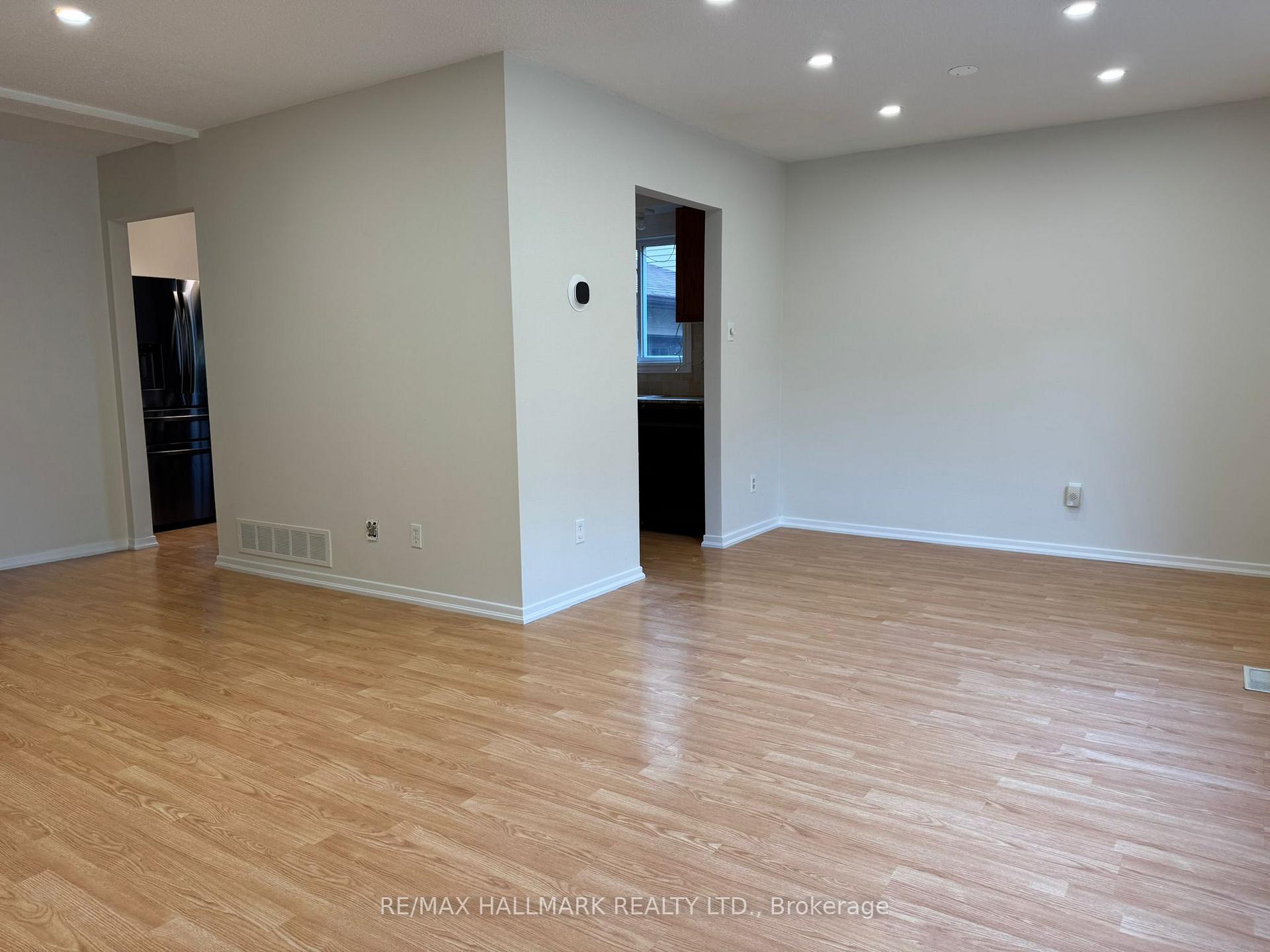 Photo 12 of 52 Nisbet Drive, Aurora, Aurora Highlands — HOMEH