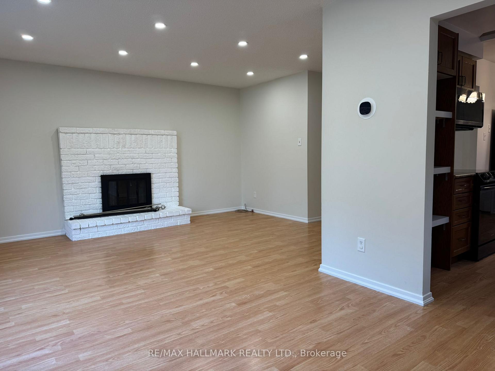 Photo 7 of 52 Nisbet Drive, Aurora, Aurora Highlands — HOMEH
