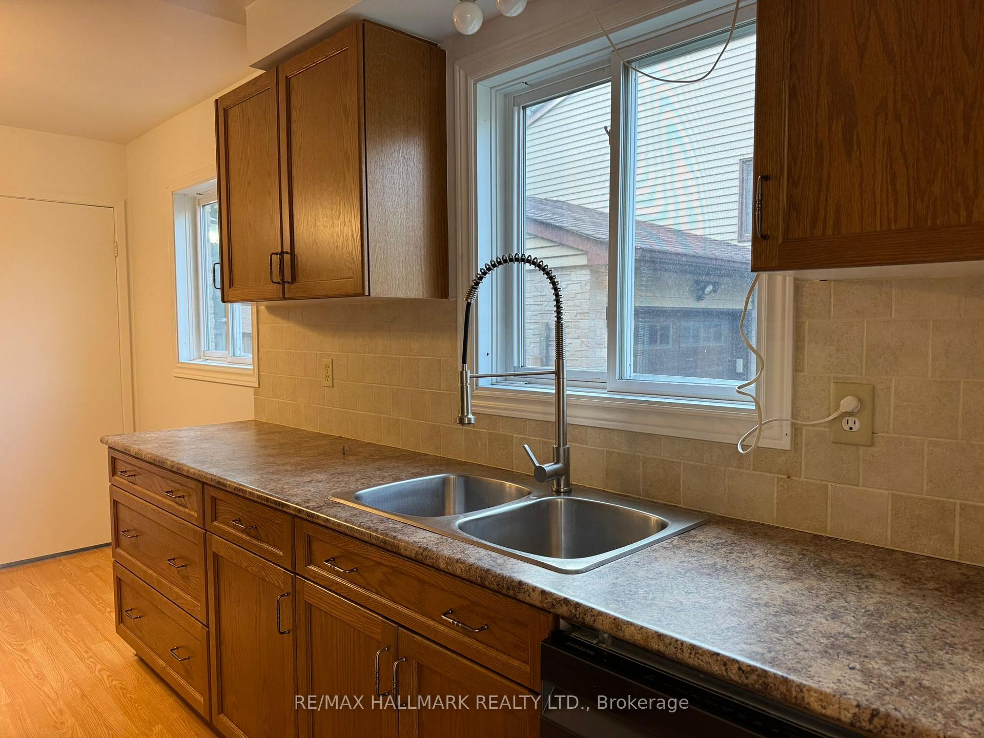 Photo 8 of 52 Nisbet Drive, Aurora, Aurora Highlands — HOMEH