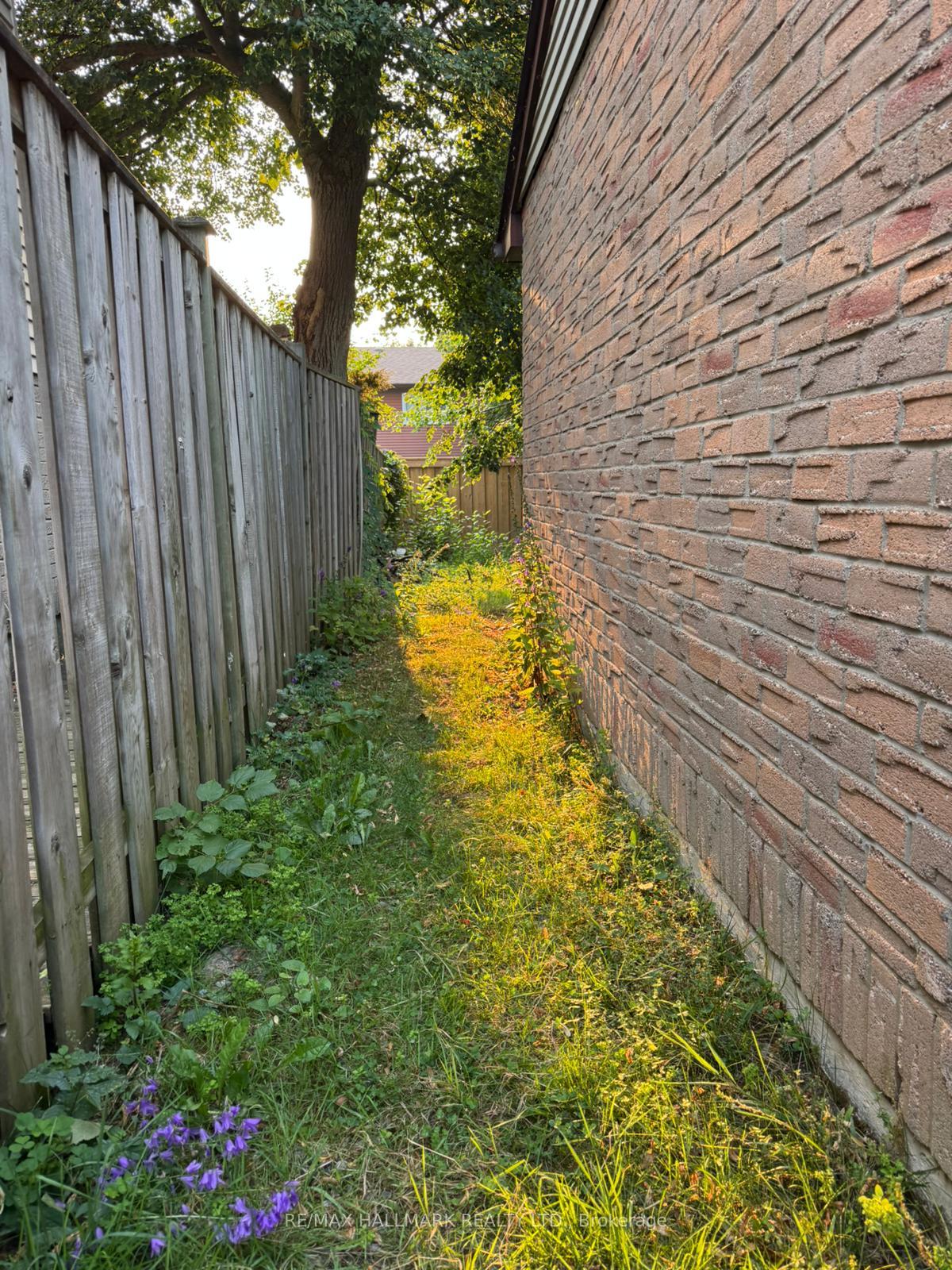 Photo 34 of 52 Nisbet Drive, Aurora, Aurora Highlands — HOMEH