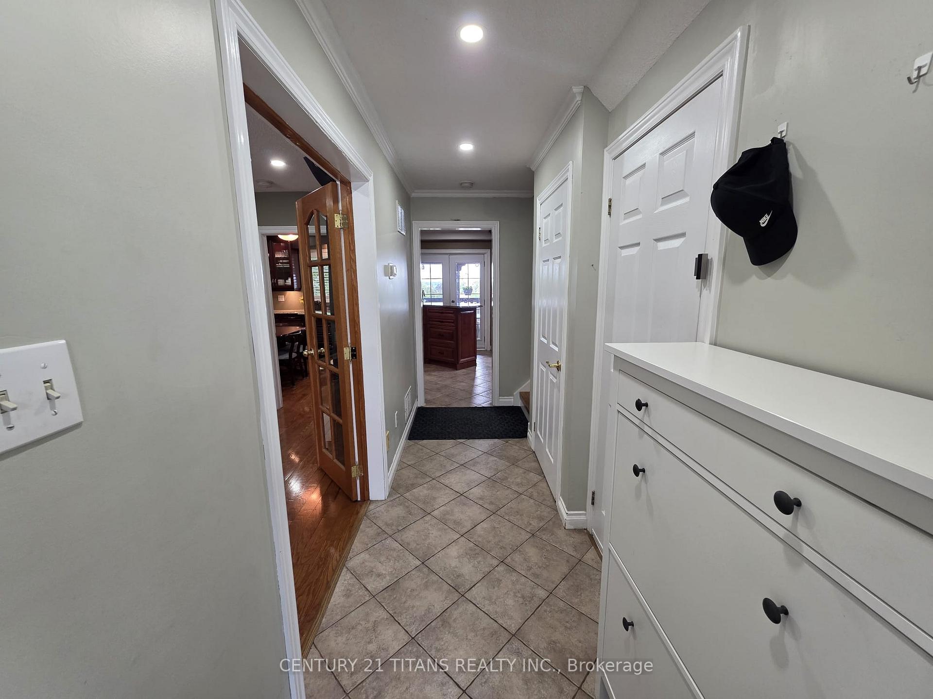 Photo 4 of 154 Melissa Crescent, Whitby, Blue Grass Meadows — HOMEH