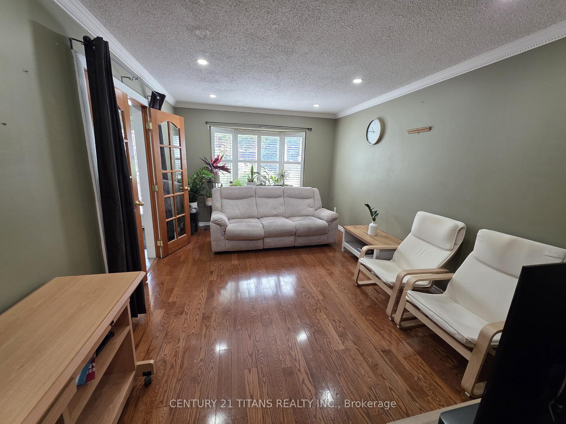 Photo 5 of 154 Melissa Crescent, Whitby, Blue Grass Meadows — HOMEH