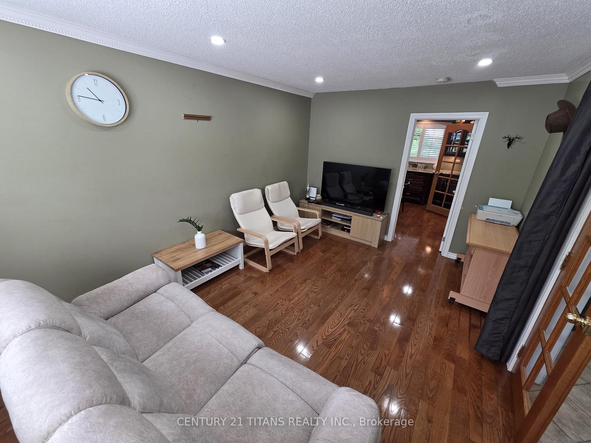 Photo 6 of 154 Melissa Crescent, Whitby, Blue Grass Meadows — HOMEH
