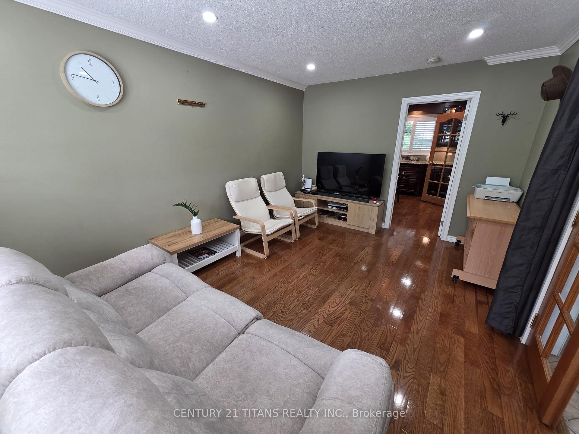 Photo 15 of 154 Melissa Crescent, Whitby, Blue Grass Meadows — HOMEH