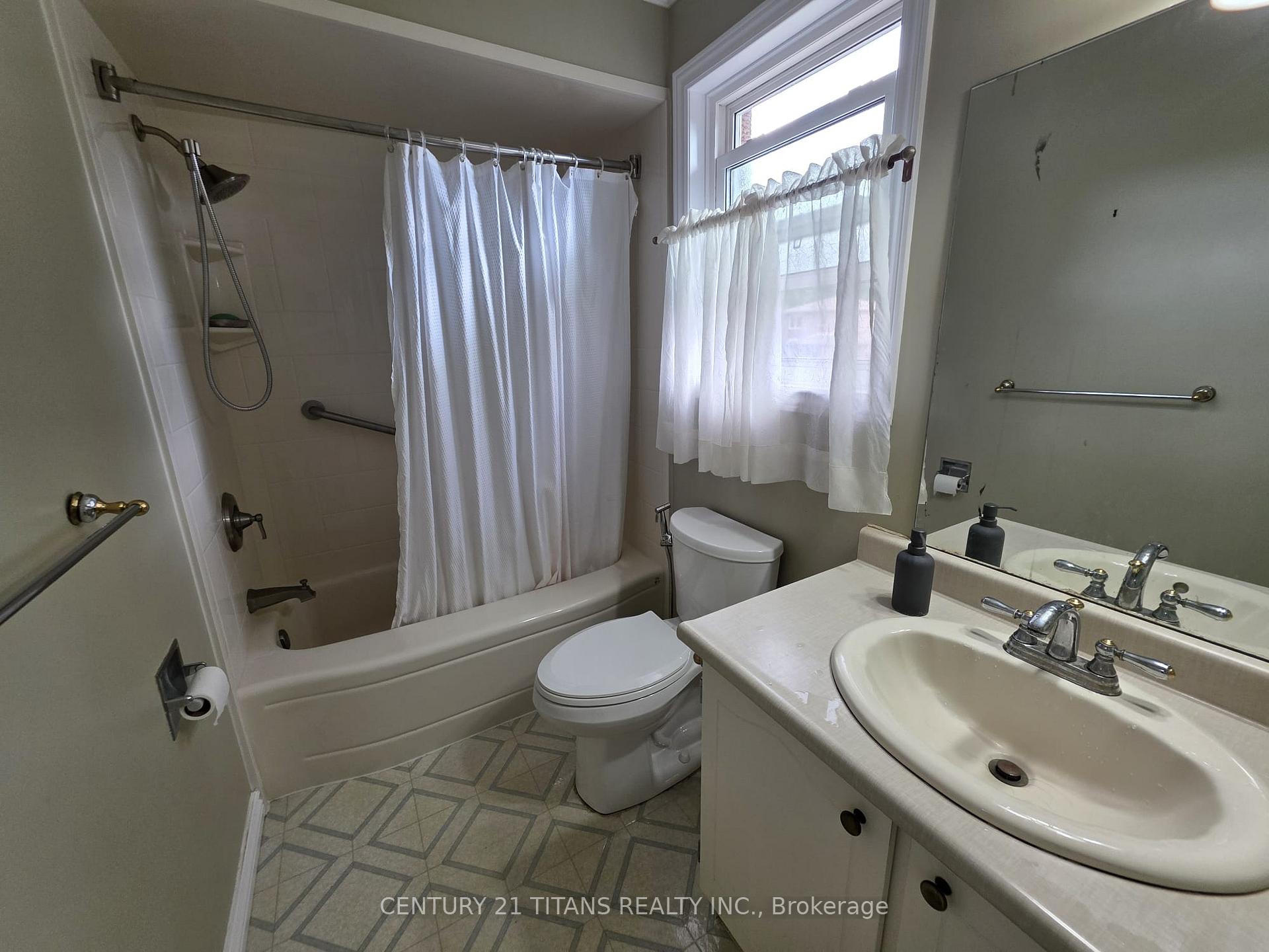Photo 22 of 154 Melissa Crescent, Whitby, Blue Grass Meadows — HOMEH
