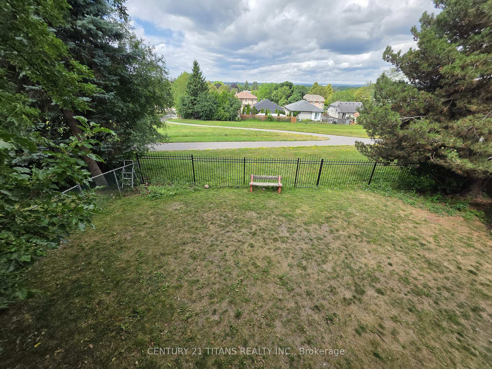Photo 24 of 154 Melissa Crescent, Whitby, Blue Grass Meadows — HOMEH